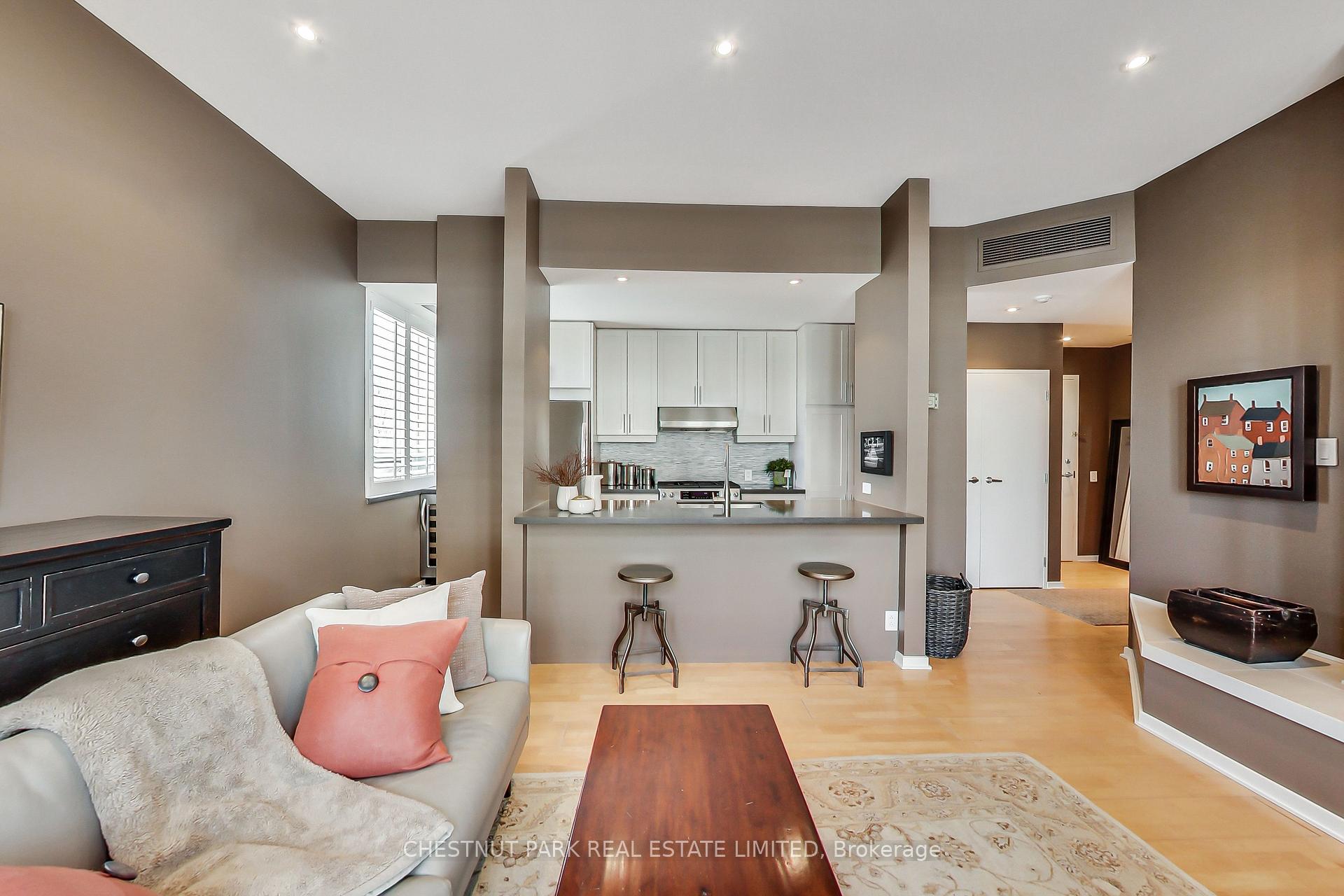 Photo 4 of Unit 44, 33 Price Street, Toronto, Rosedale-Moore Park — HOMEH