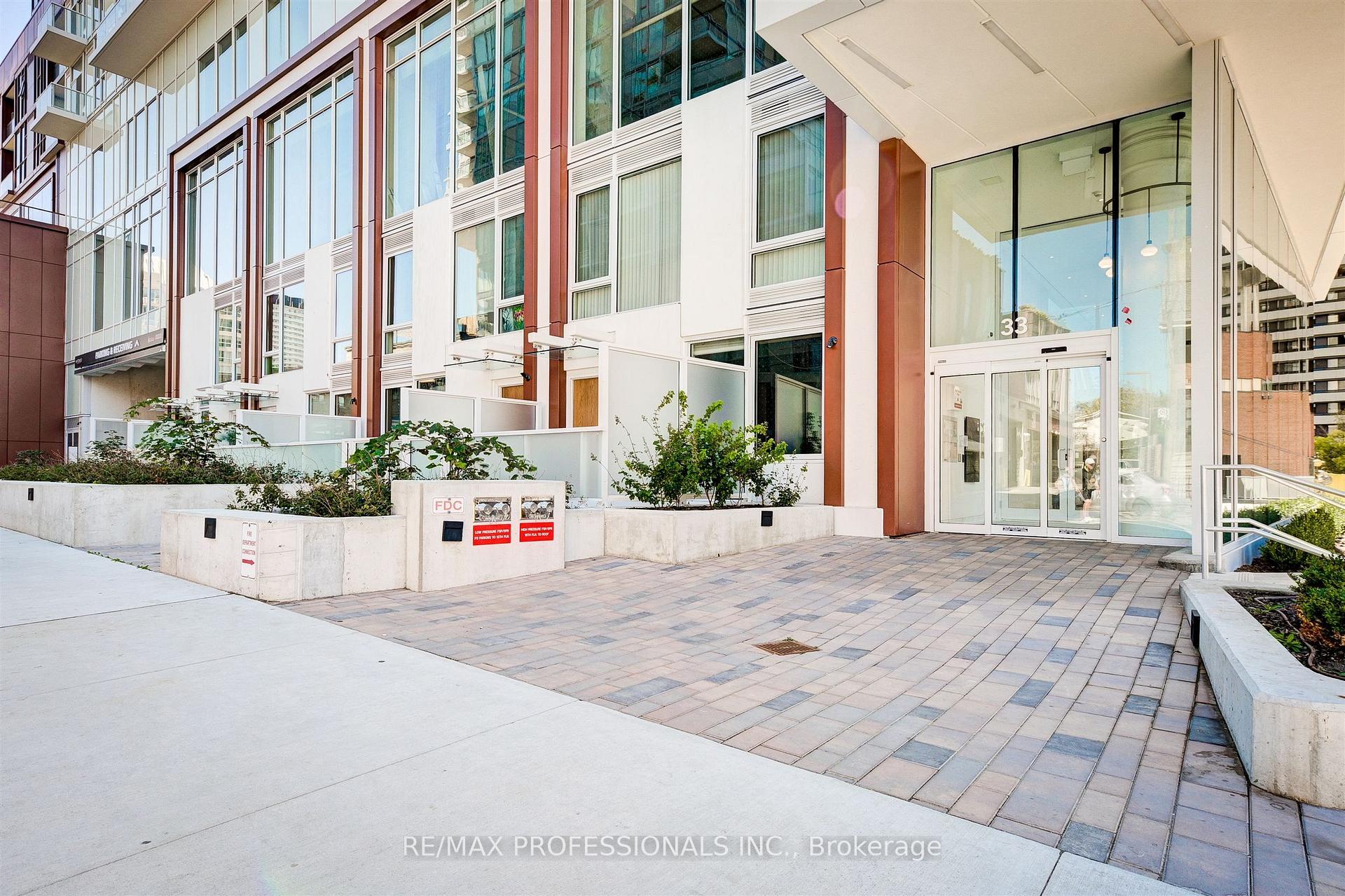 Photo 4 of Unit 1102, 33 Helendale Avenue, Toronto, Yonge-Eglinton — HOMEH