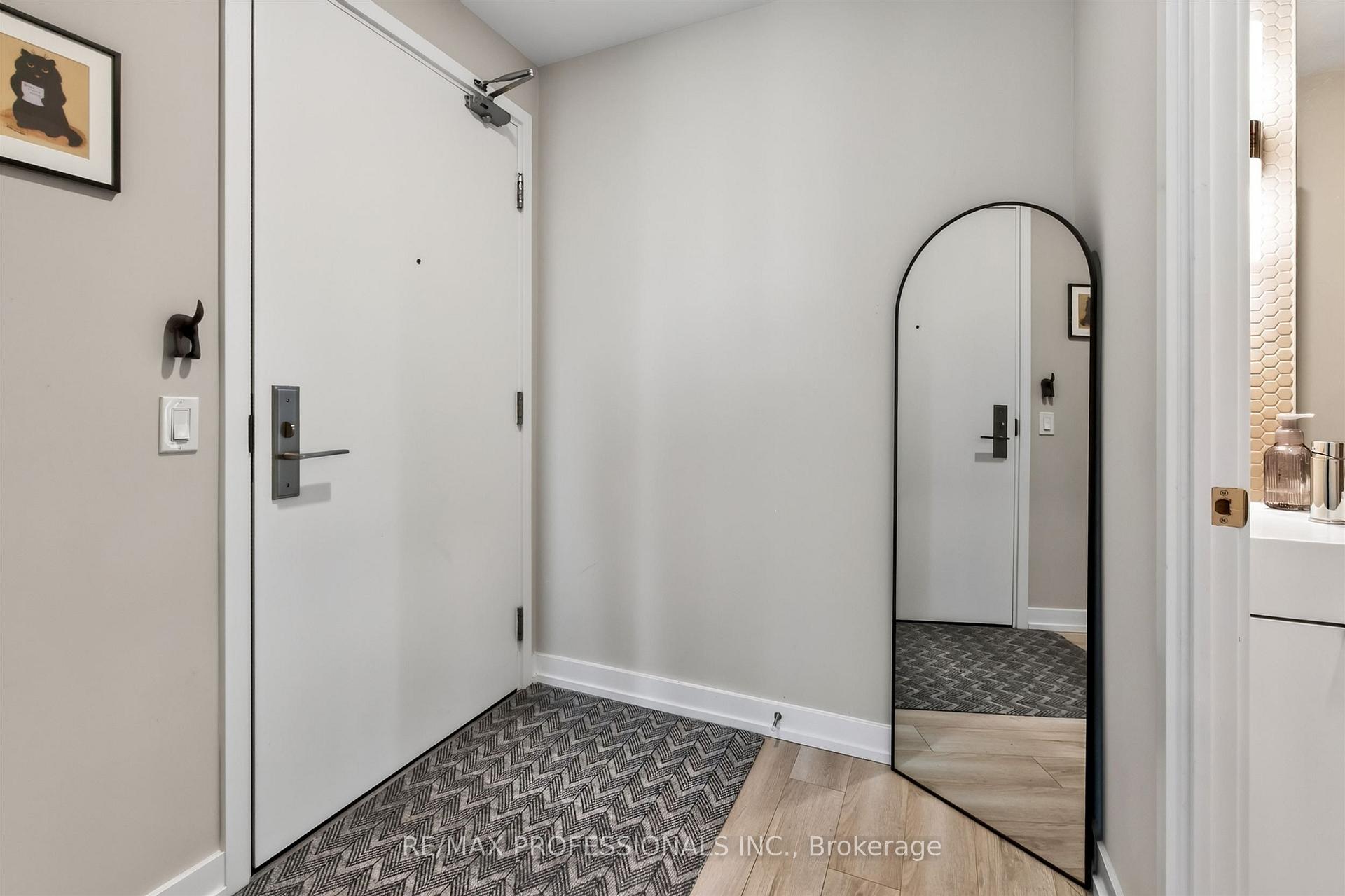 Photo 8 of Unit 1102, 33 Helendale Avenue, Toronto, Yonge-Eglinton — HOMEH