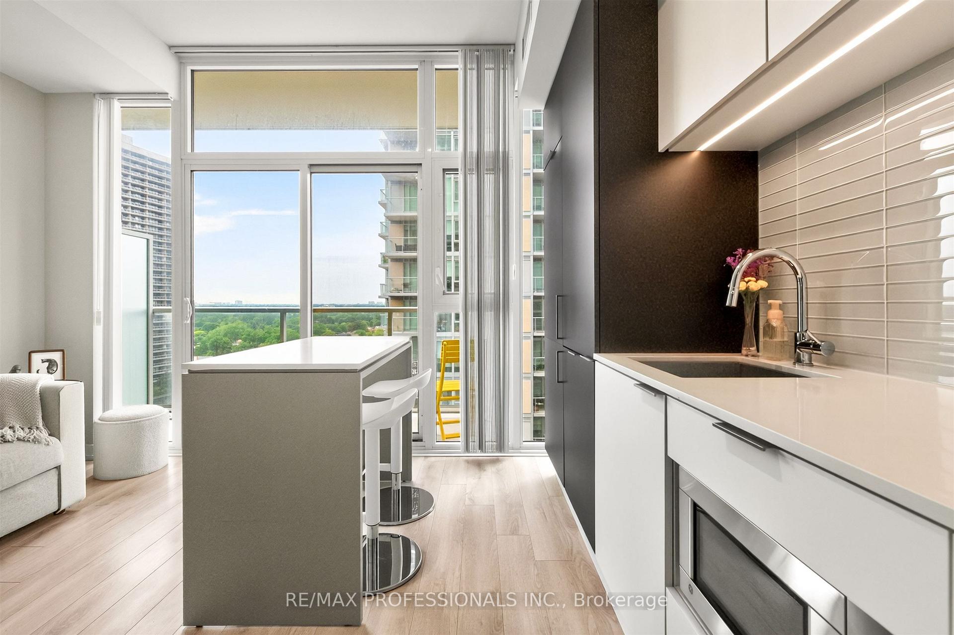 Photo 10 of Unit 1102, 33 Helendale Avenue, Toronto, Yonge-Eglinton — HOMEH