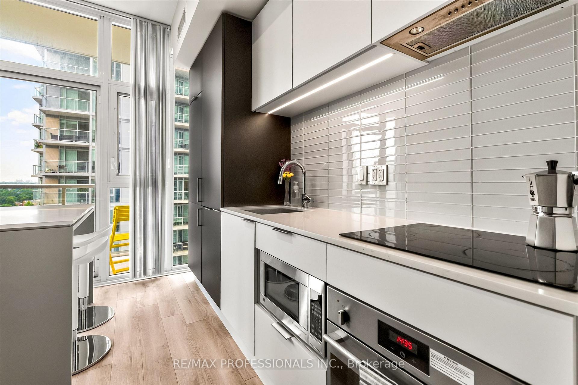 Photo 11 of Unit 1102, 33 Helendale Avenue, Toronto, Yonge-Eglinton — HOMEH