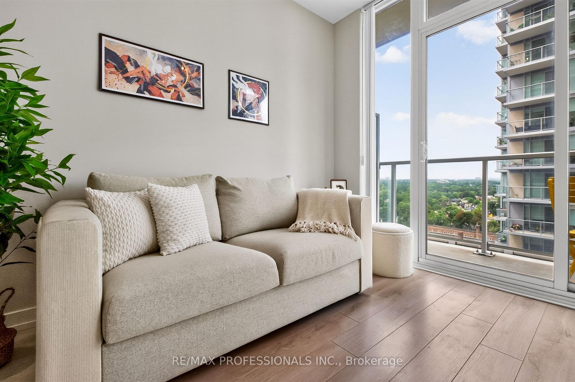 Photo 17 of Unit 1102, 33 Helendale Avenue, Toronto, Yonge-Eglinton — HOMEH