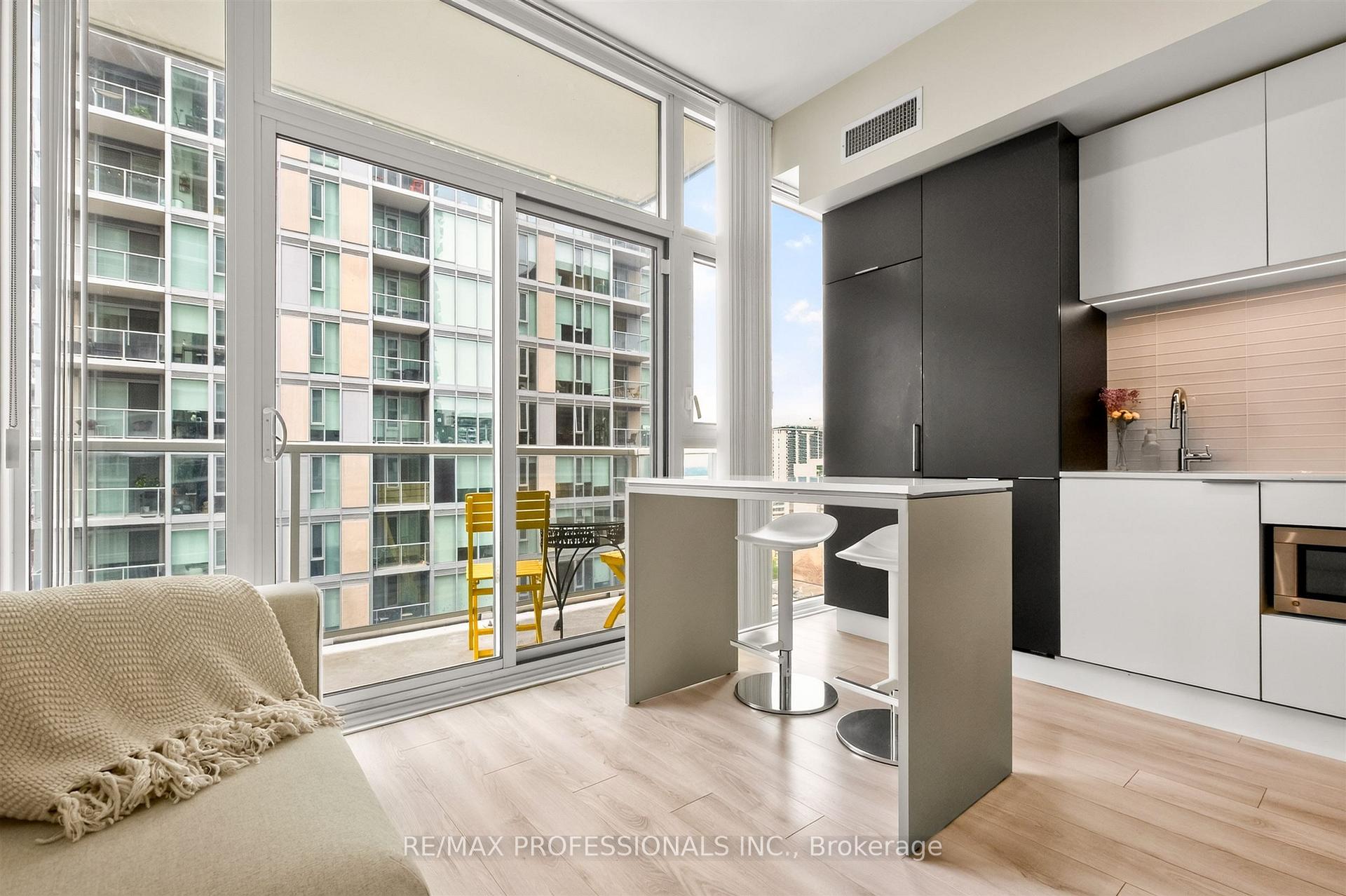 Photo 19 of Unit 1102, 33 Helendale Avenue, Toronto, Yonge-Eglinton — HOMEH