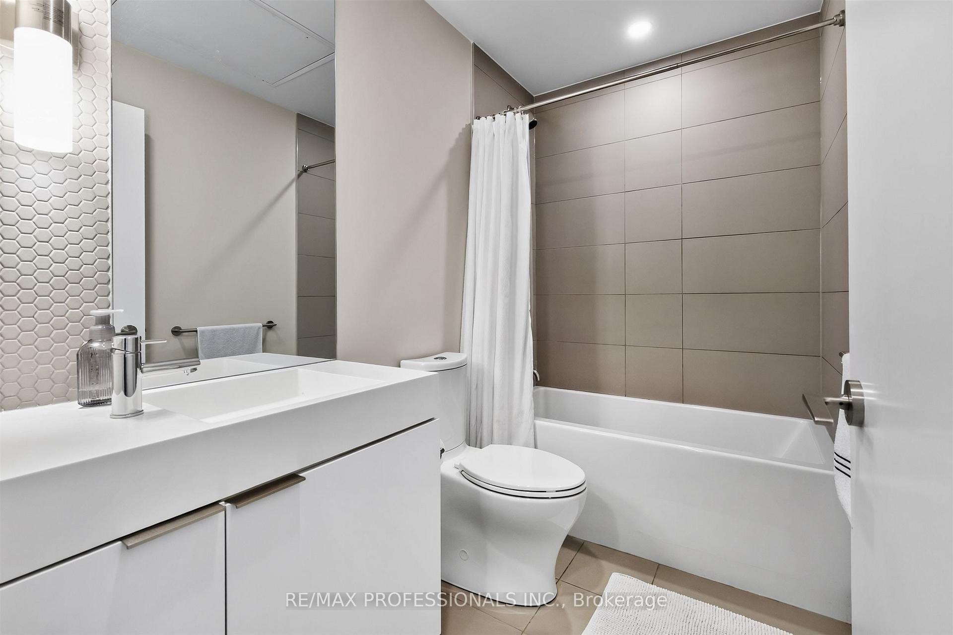 Photo 24 of Unit 1102, 33 Helendale Avenue, Toronto, Yonge-Eglinton — HOMEH