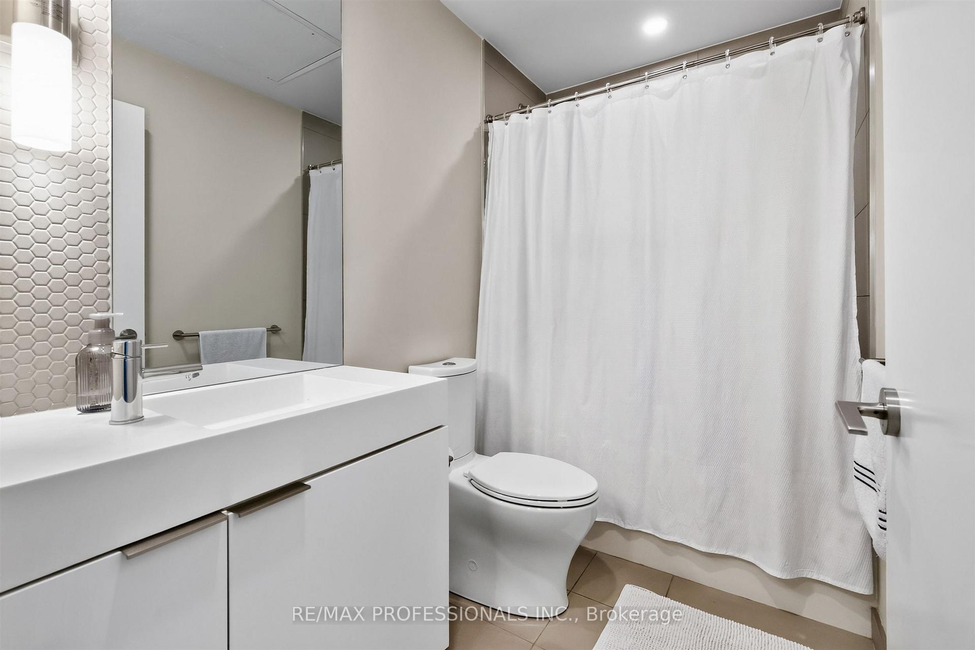 Photo 25 of Unit 1102, 33 Helendale Avenue, Toronto, Yonge-Eglinton — HOMEH