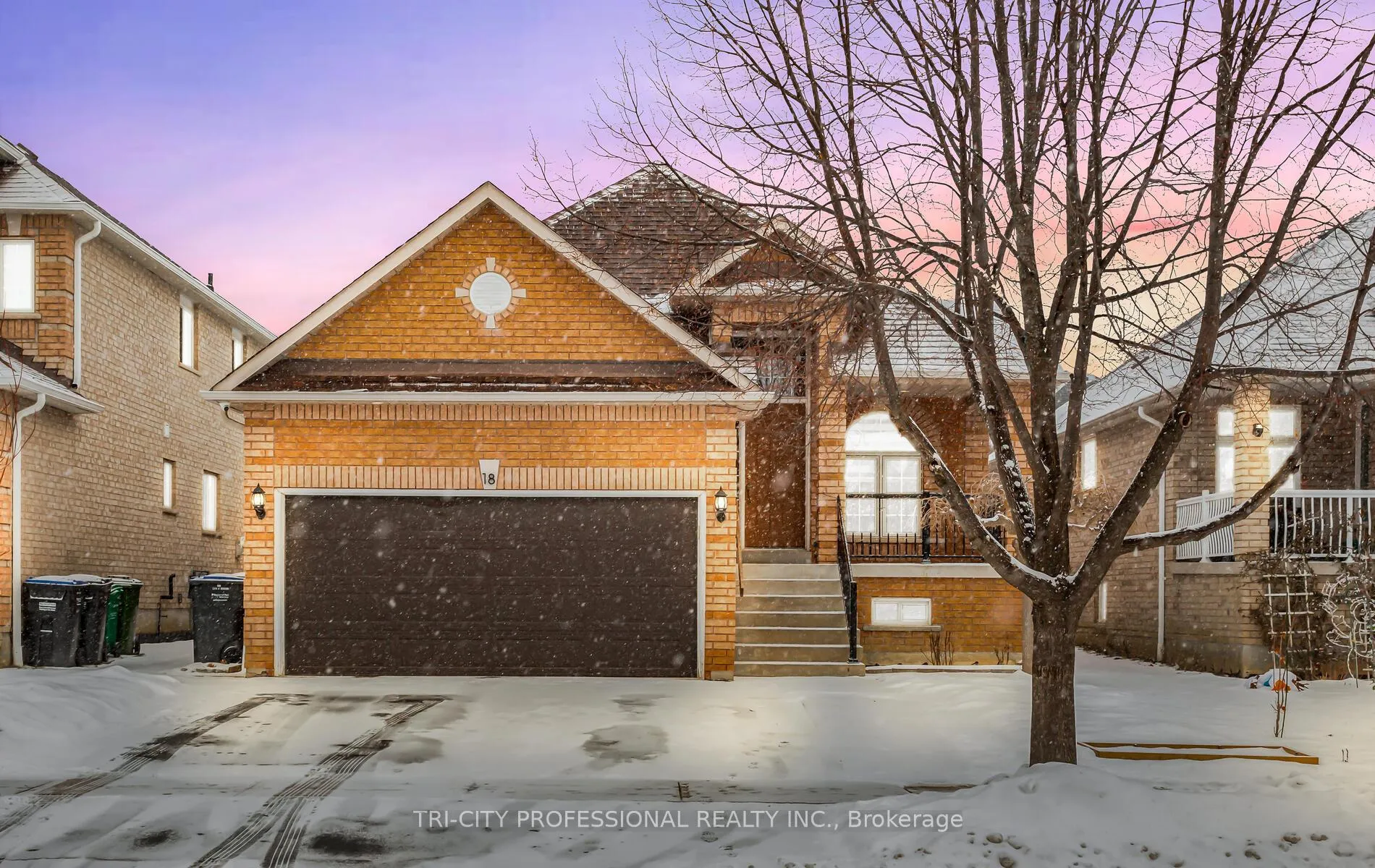 Photo 2 of 18 Trailview Lane, Caledon, Bolton West — HOMEH