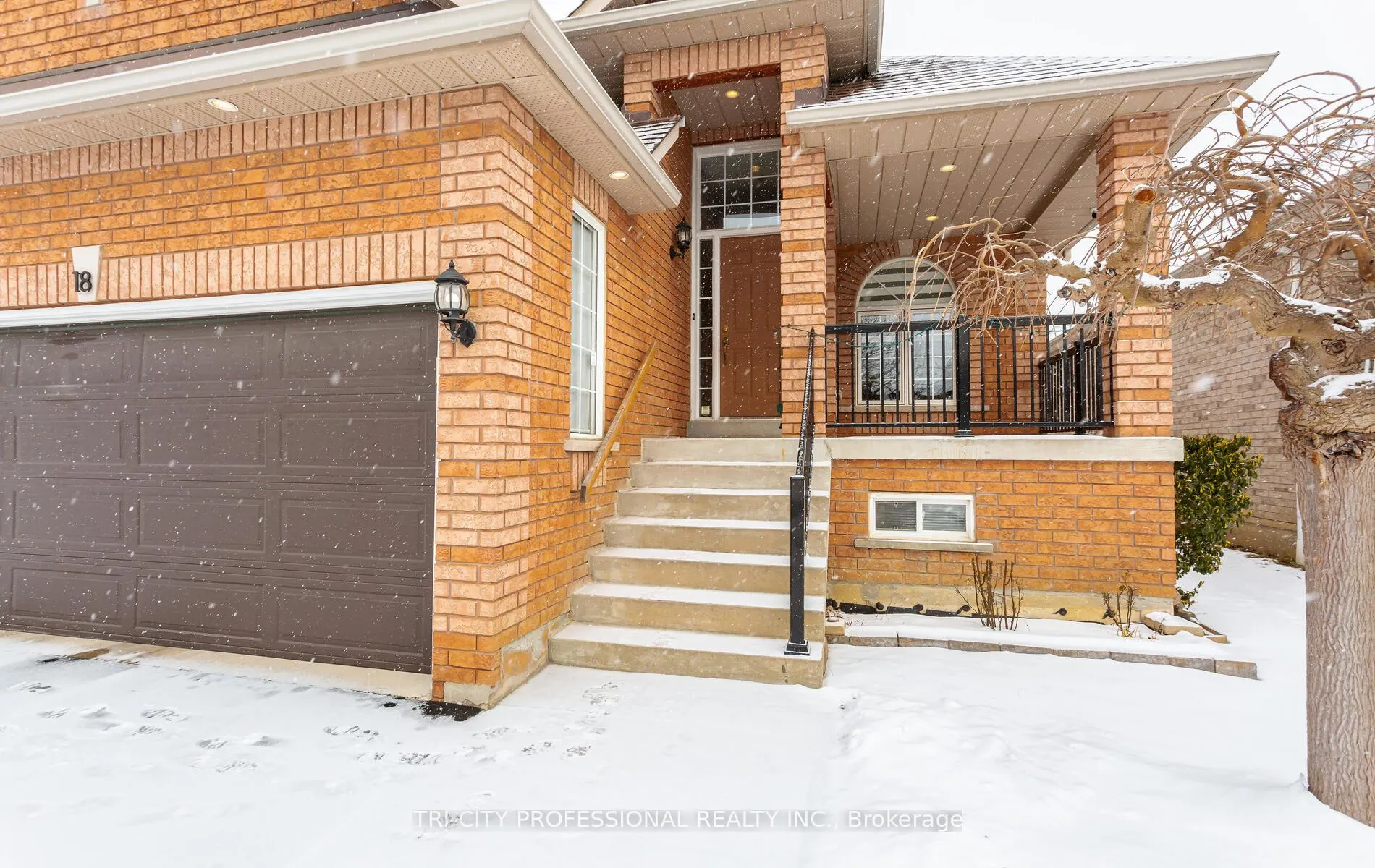 Photo 3 of 18 Trailview Lane, Caledon, Bolton West — HOMEH