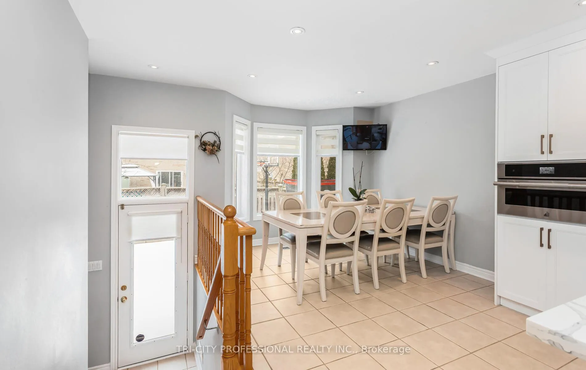 Photo 14 of 18 Trailview Lane, Caledon, Bolton West — HOMEH