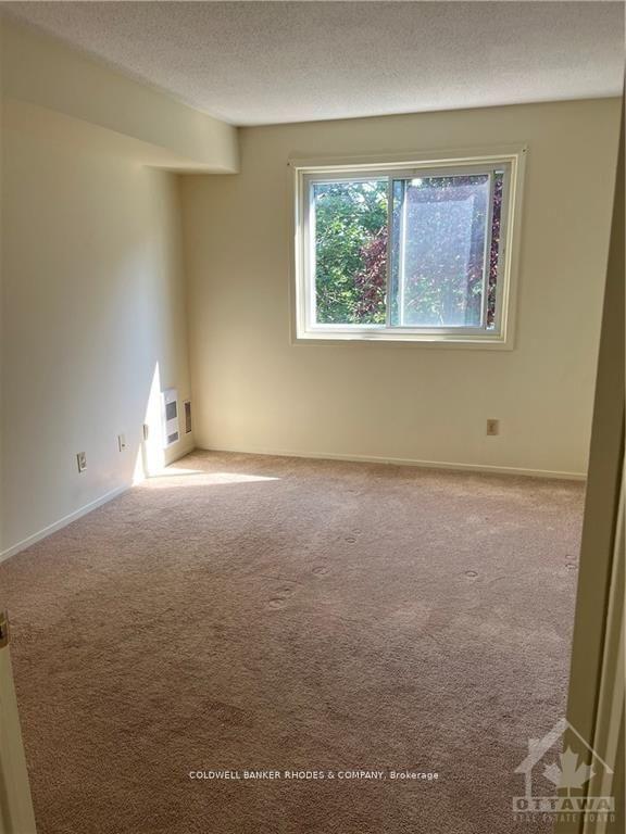 Photo 6 of Unit 205, 325 Centrum Boulevard, Ottawa, Bilberry Creek/Queenswood Heights — HOMEH
