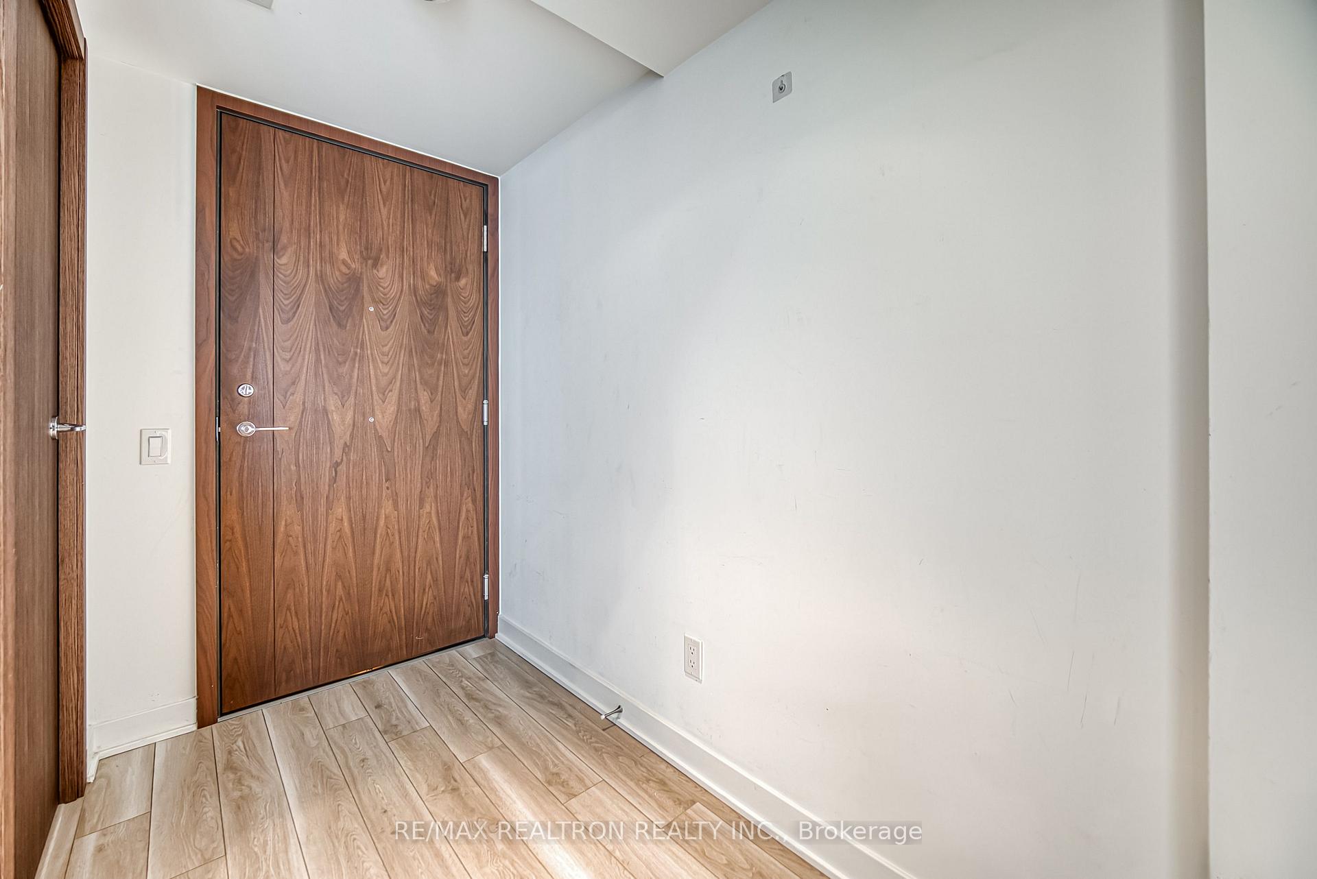 Photo 7 of Unit 2603, 17 Bathurst Street, Toronto, Waterfront Communities — HOMEH