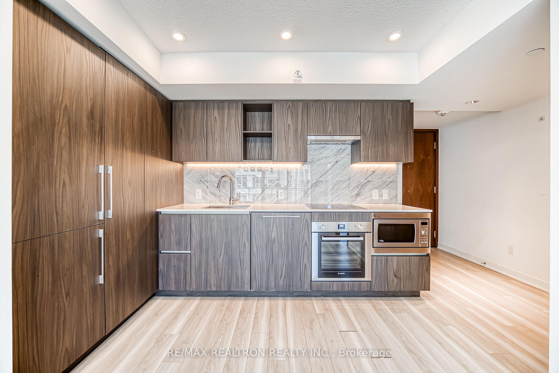 Photo 10 of Unit 2603, 17 Bathurst Street, Toronto, Waterfront Communities — HOMEH