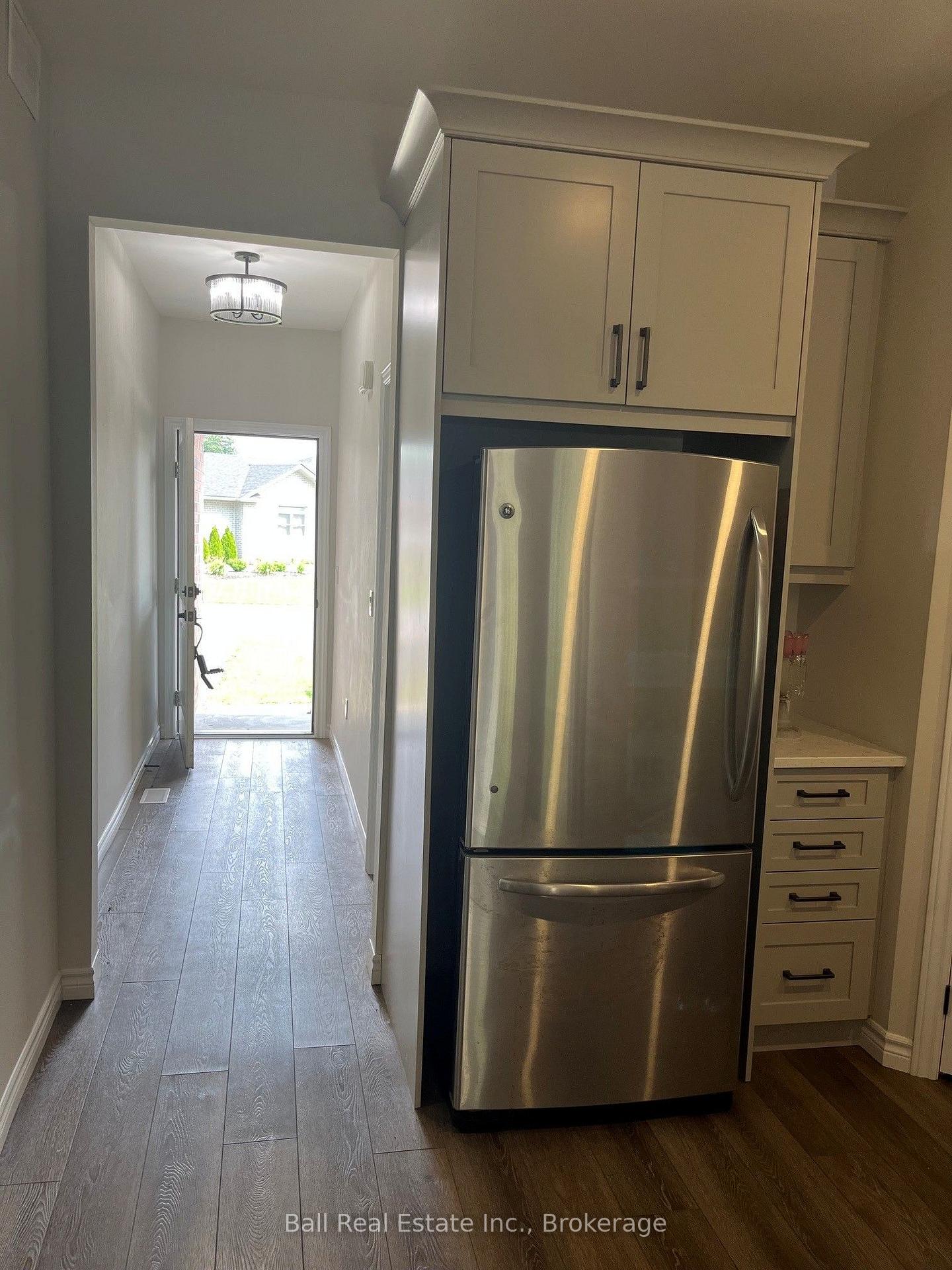 Photo 2 of 13 Carrick Street S, Stirling-Rawdon, Stirling Ward — HOMEH