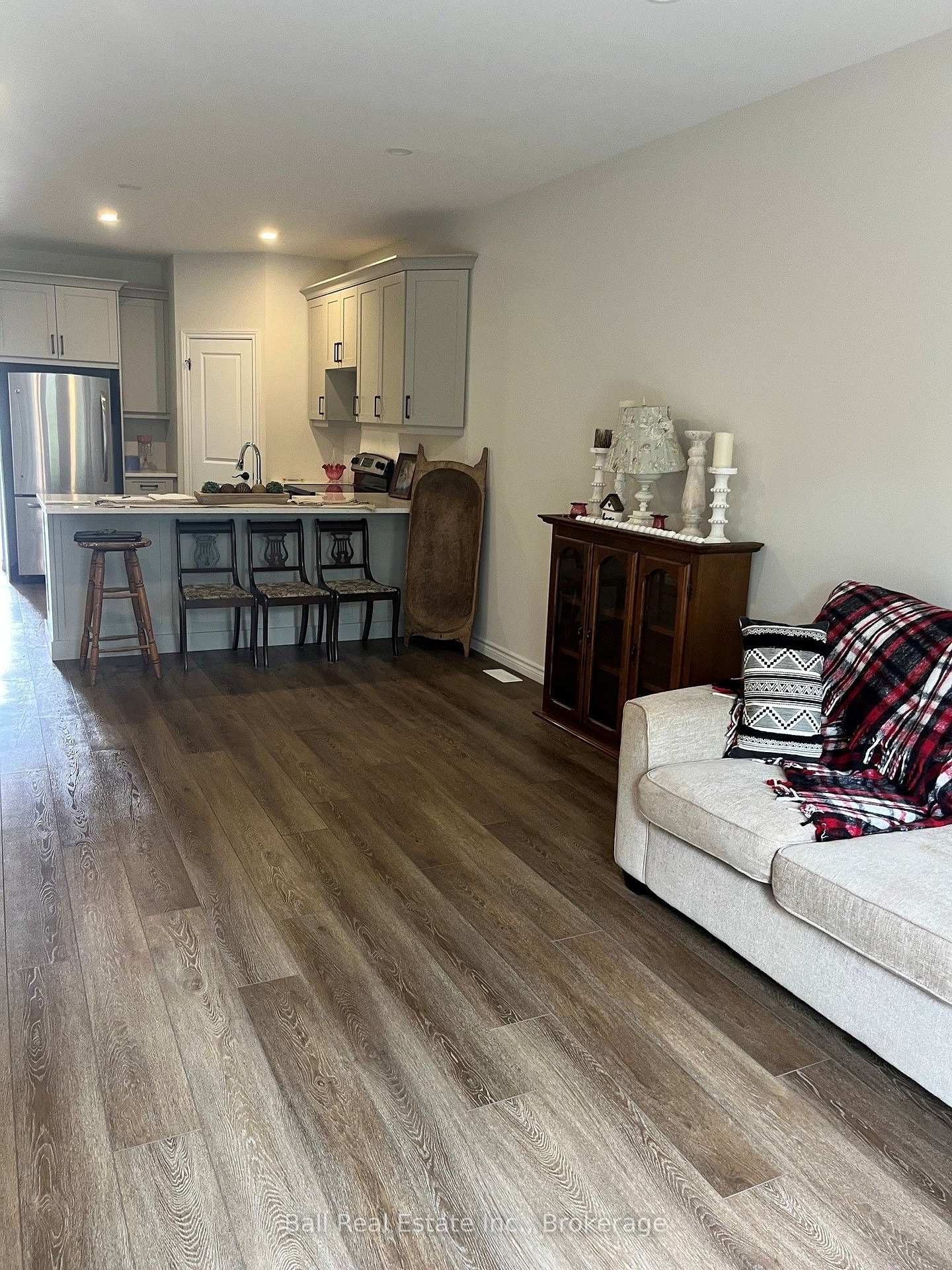 Photo 7 of 13 Carrick Street S, Stirling-Rawdon, Stirling Ward — HOMEH