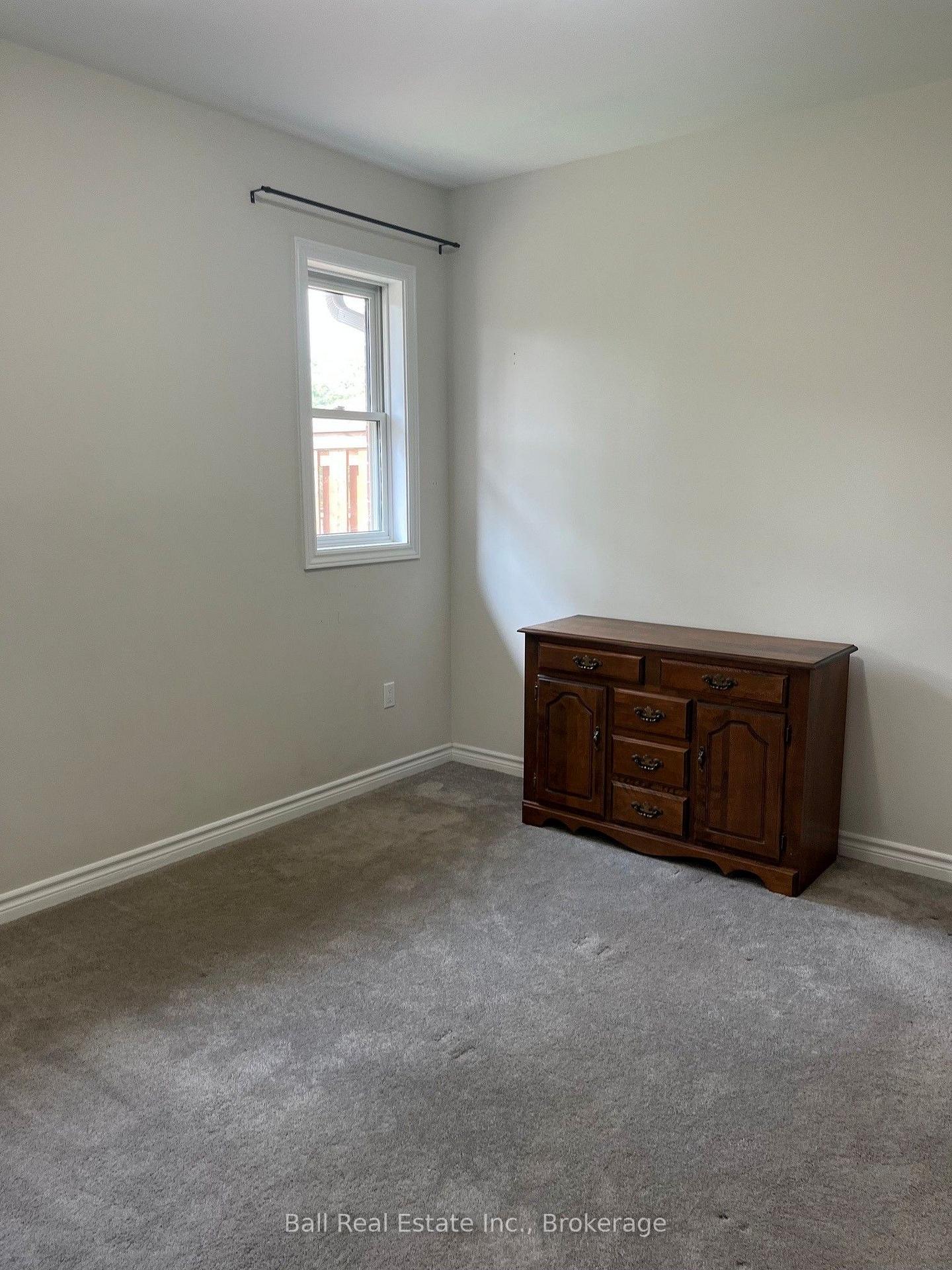 Photo 12 of 13 Carrick Street S, Stirling-Rawdon, Stirling Ward — HOMEH