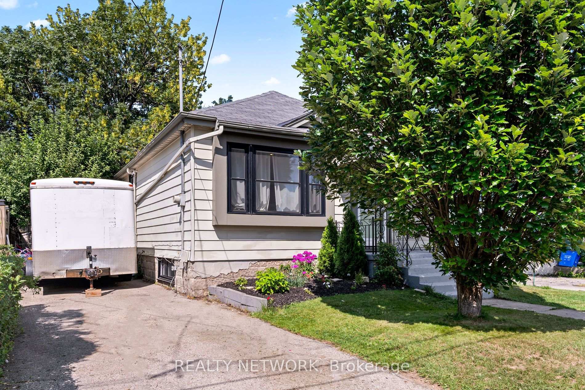 Photo 3 of 197 Crockett Street, Hamilton, Eastmount — HOMEH