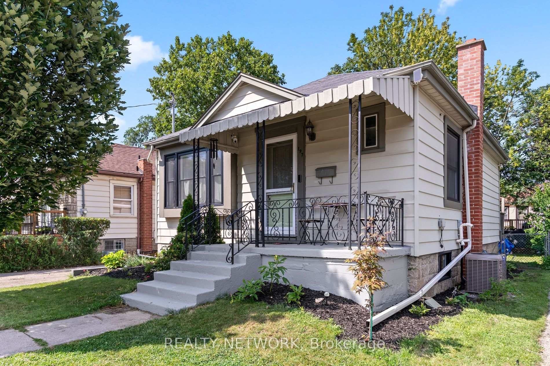 Photo 4 of 197 Crockett Street, Hamilton, Eastmount — HOMEH