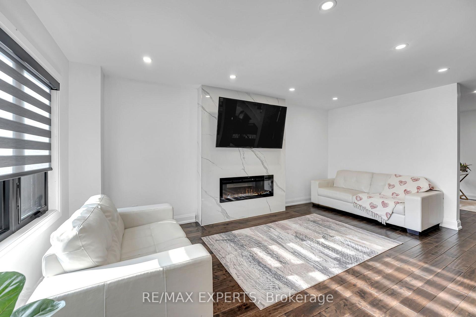 Photo 19 of 212 Bordeaux Drive, Vaughan, East Woodbridge — HOMEH