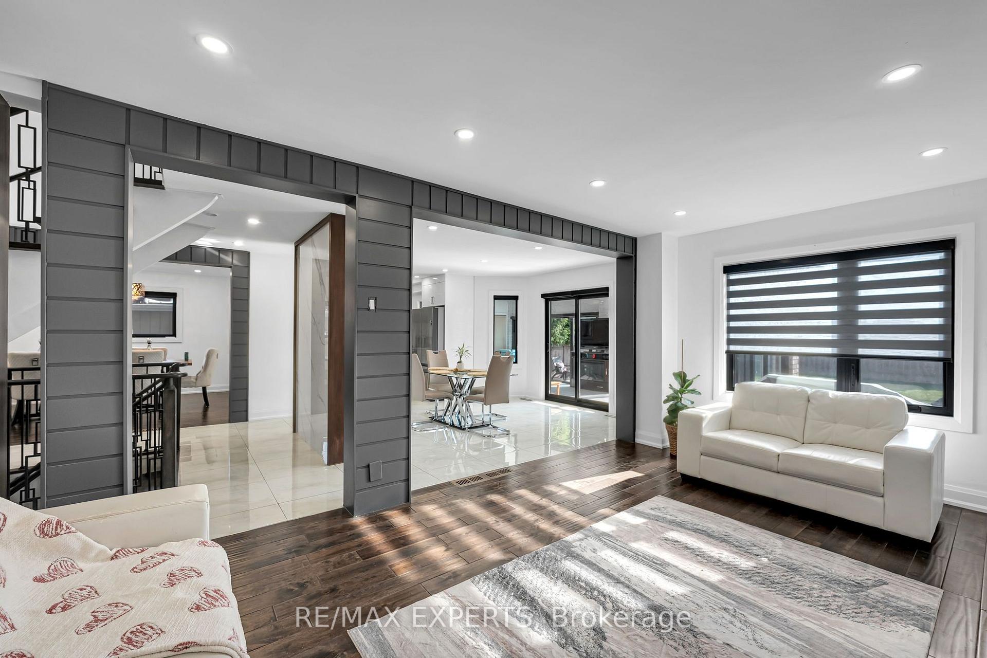 Photo 20 of 212 Bordeaux Drive, Vaughan, East Woodbridge — HOMEH
