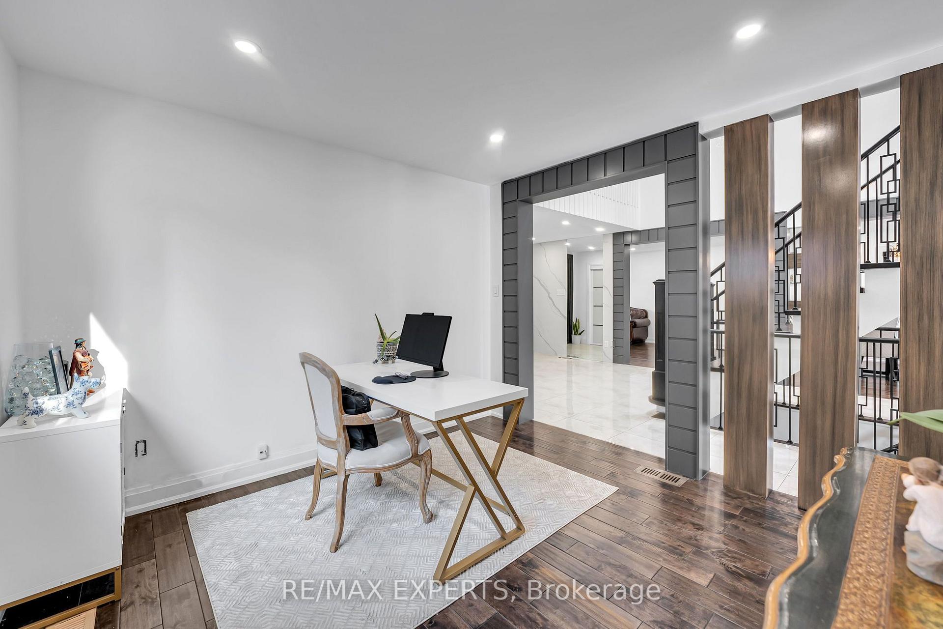 Photo 23 of 212 Bordeaux Drive, Vaughan, East Woodbridge — HOMEH