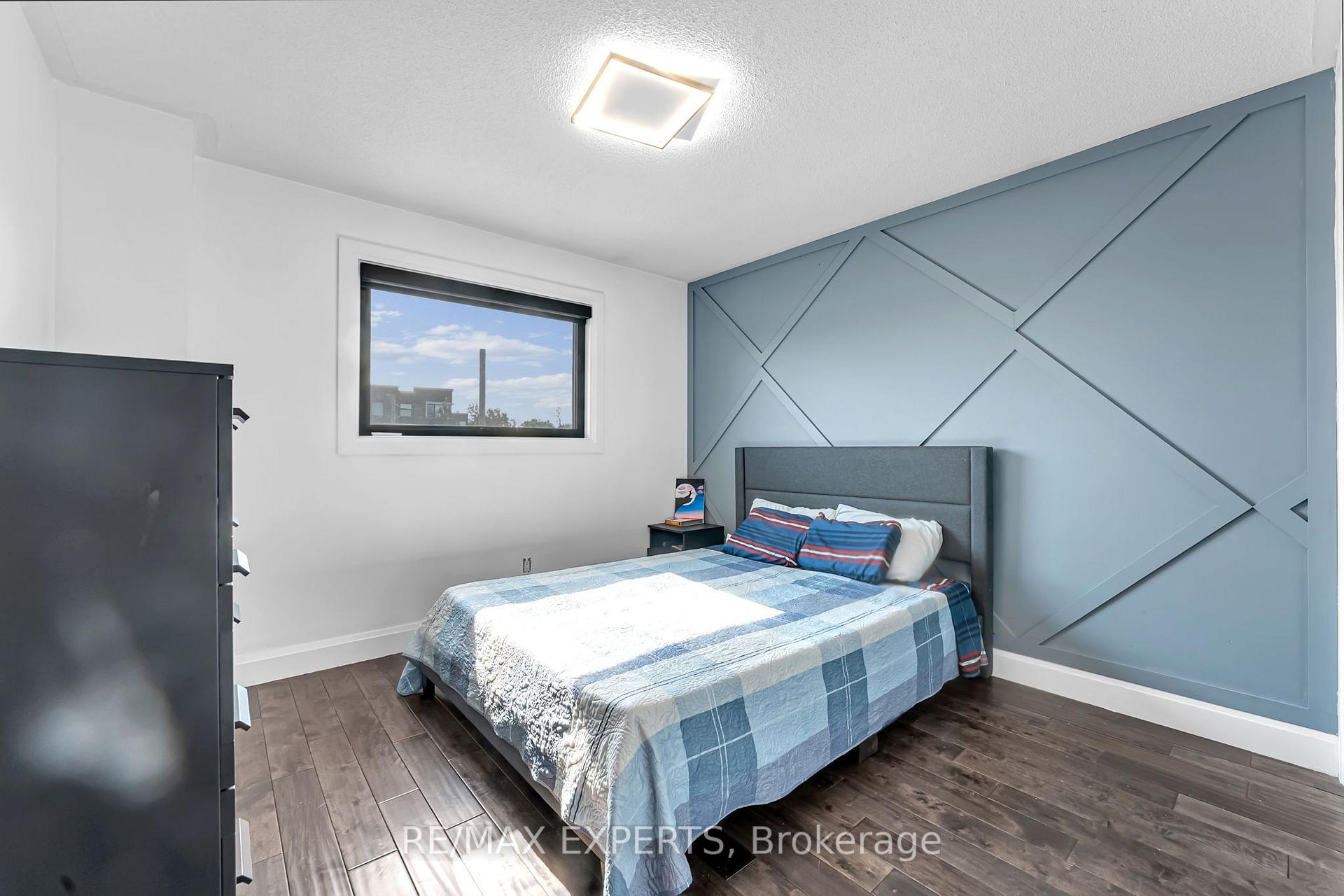 Photo 30 of 212 Bordeaux Drive, Vaughan, East Woodbridge — HOMEH