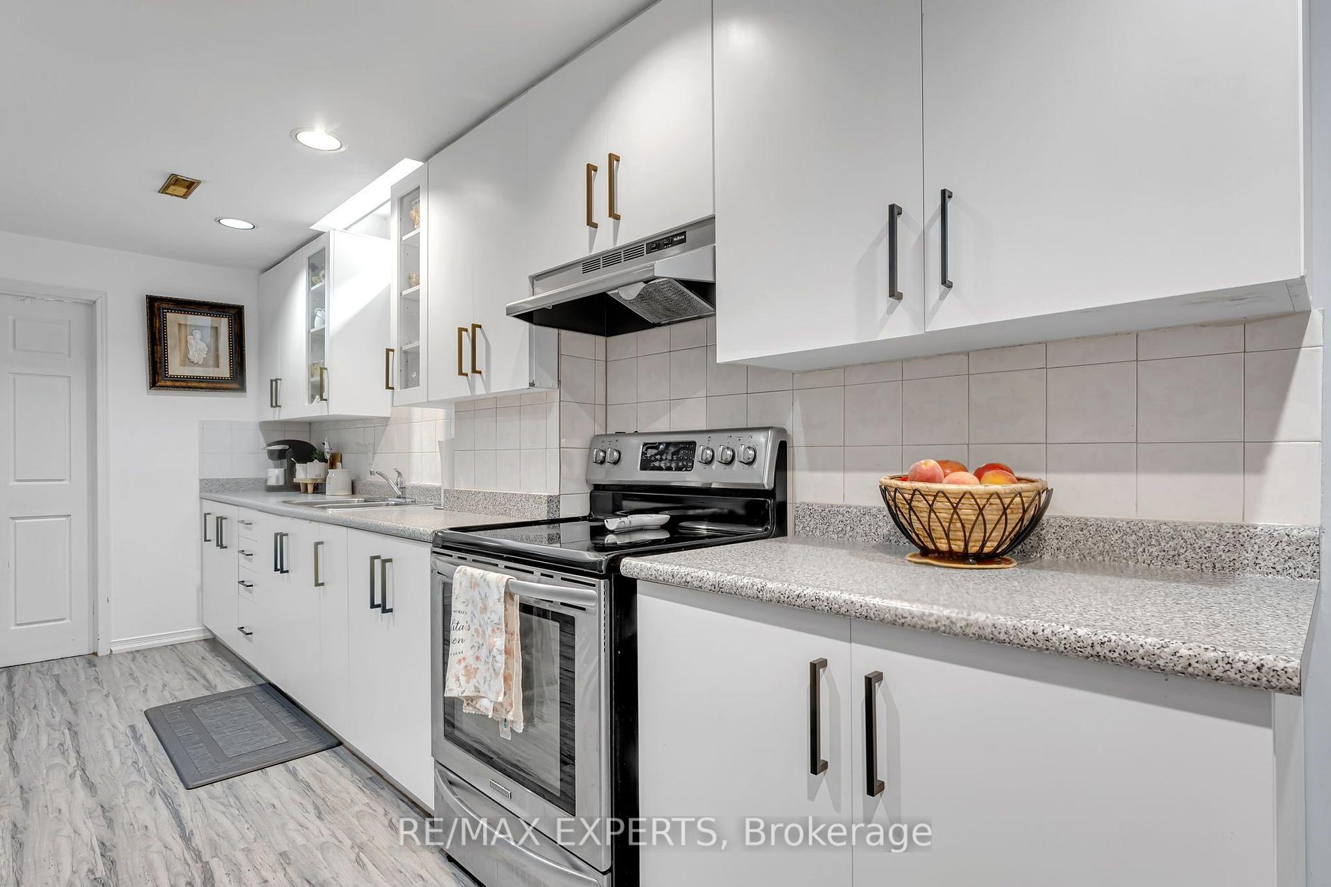 Photo 41 of 212 Bordeaux Drive, Vaughan, East Woodbridge — HOMEH