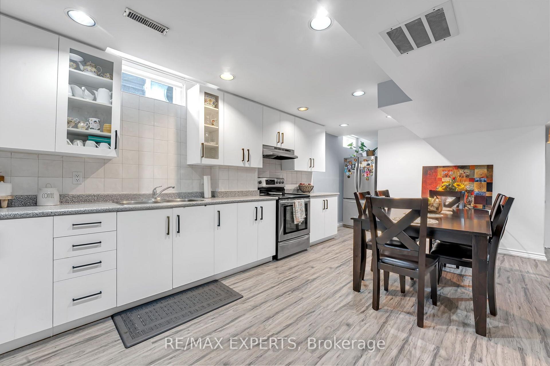 Photo 42 of 212 Bordeaux Drive, Vaughan, East Woodbridge — HOMEH