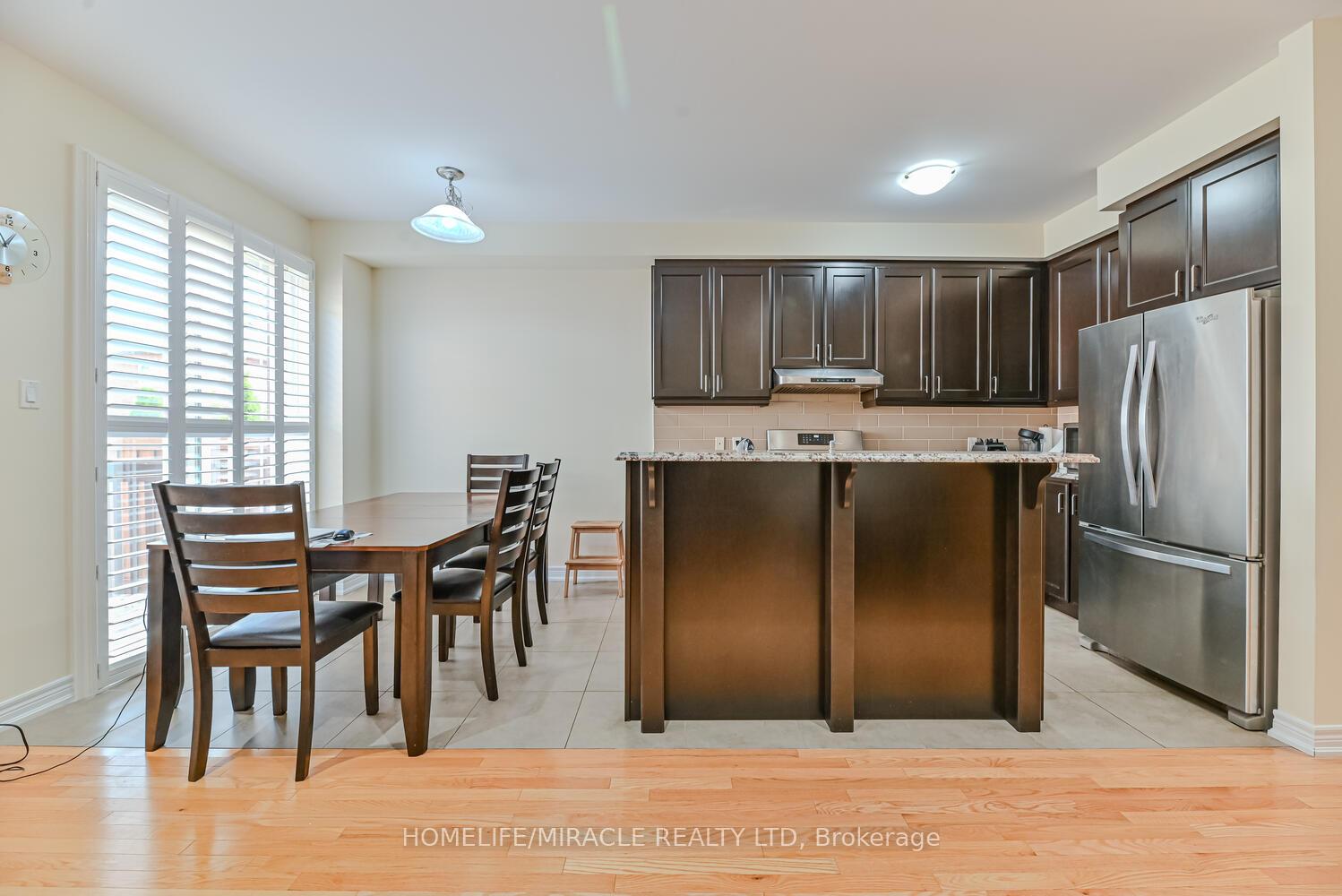 Photo 5 of 105 Sky Harbour Drive, Brampton, Bram West — HOMEH