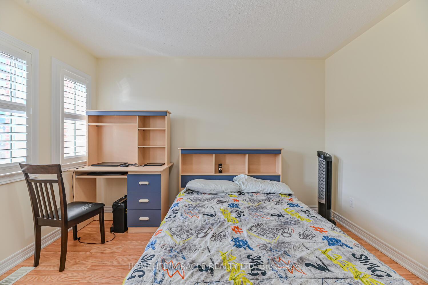 Photo 8 of 105 Sky Harbour Drive, Brampton, Bram West — HOMEH
