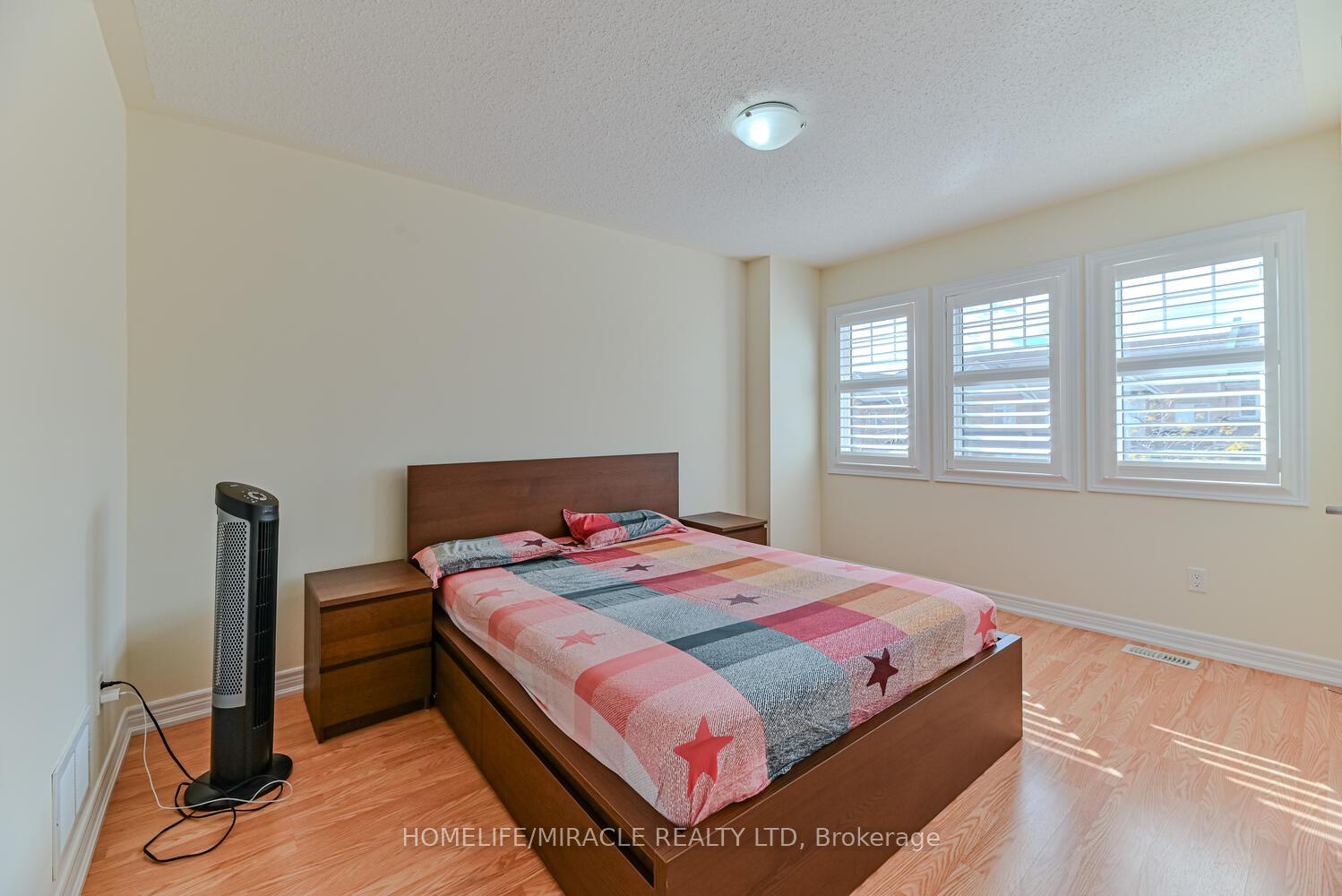 Photo 9 of 105 Sky Harbour Drive, Brampton, Bram West — HOMEH