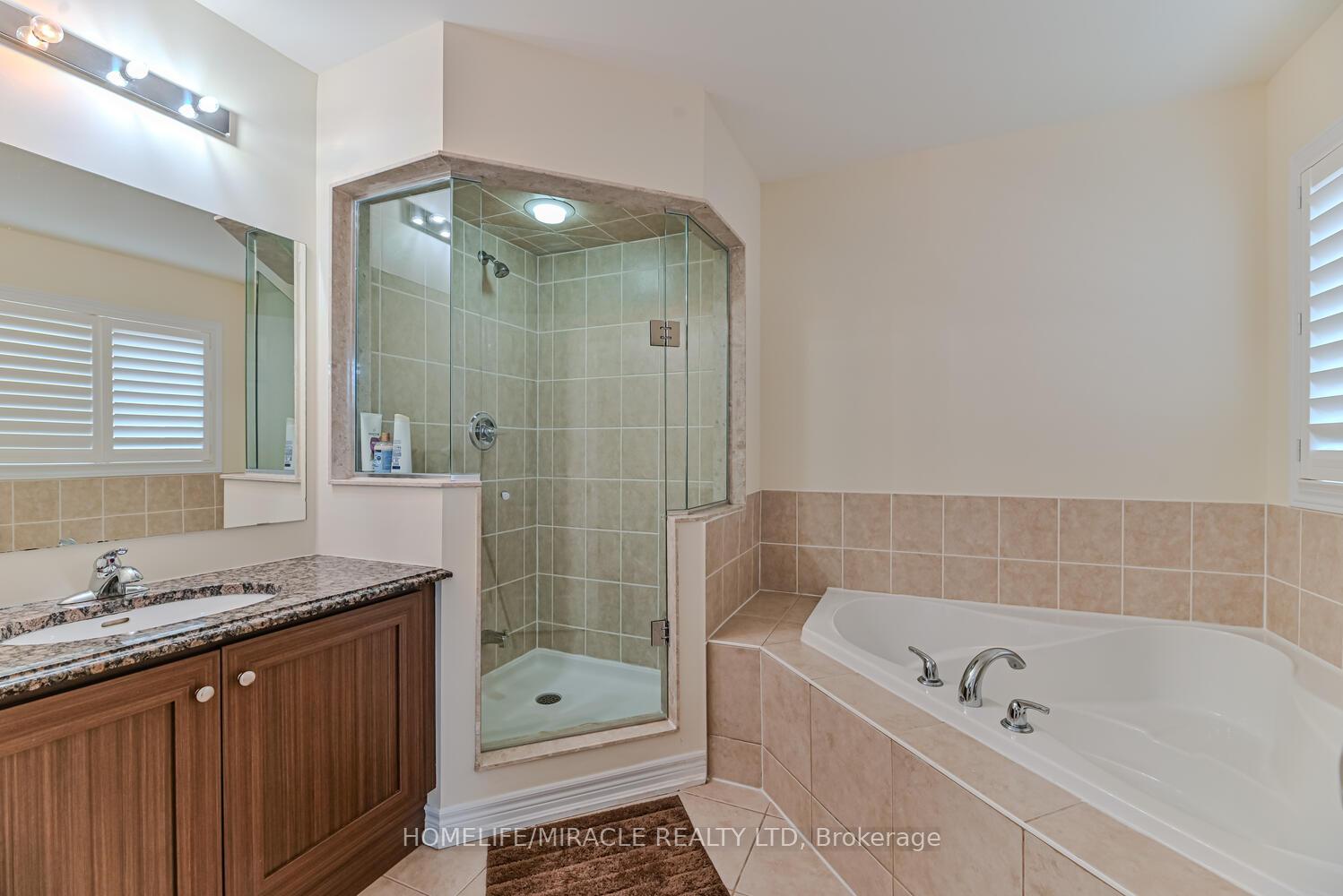 Photo 13 of 105 Sky Harbour Drive, Brampton, Bram West — HOMEH