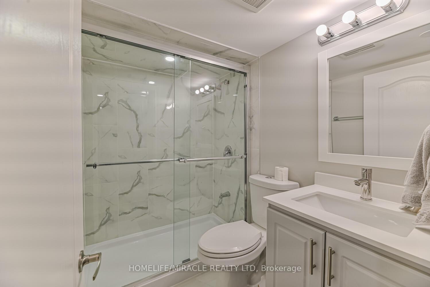 Photo 16 of 105 Sky Harbour Drive, Brampton, Bram West — HOMEH