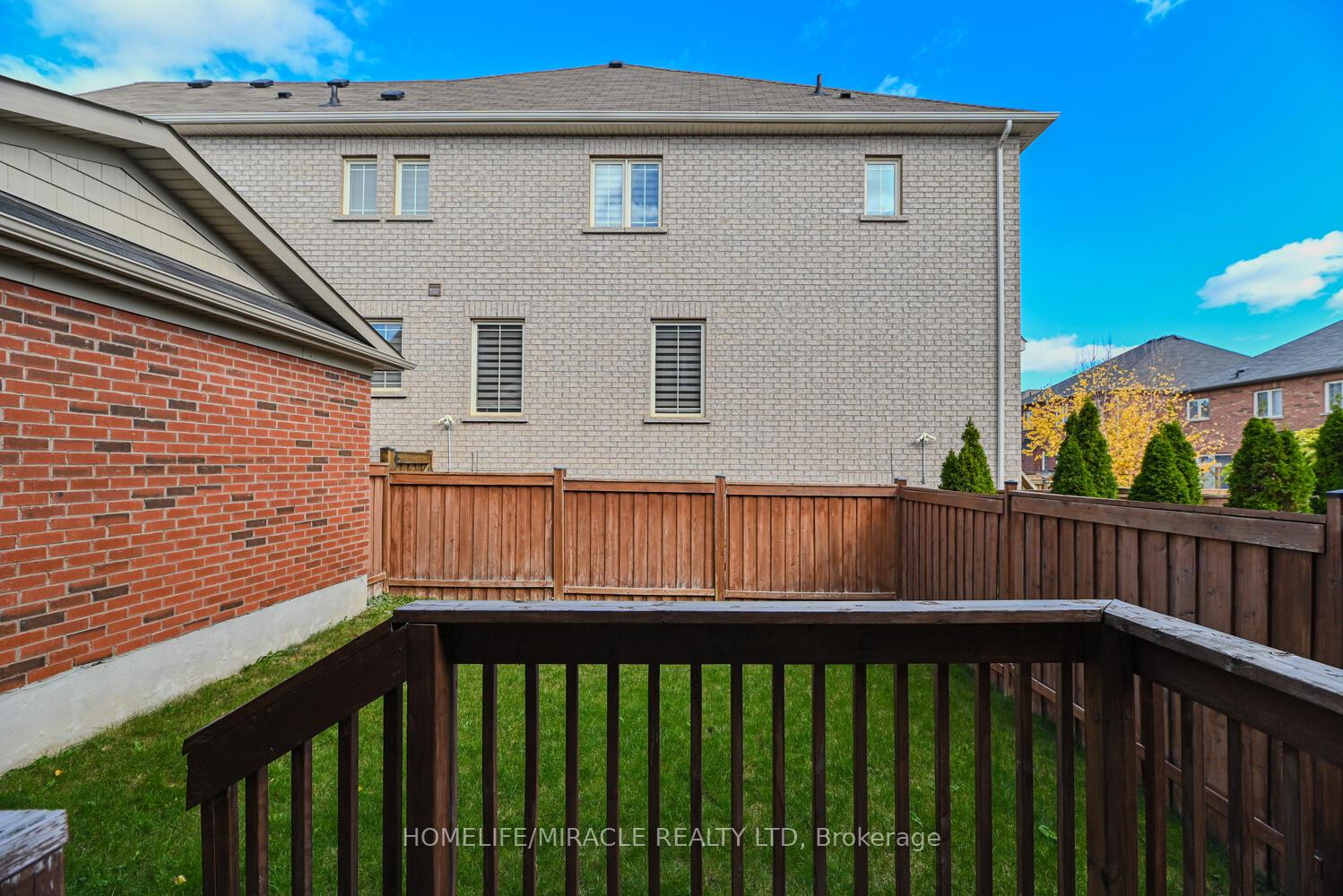 Photo 17 of 105 Sky Harbour Drive, Brampton, Bram West — HOMEH