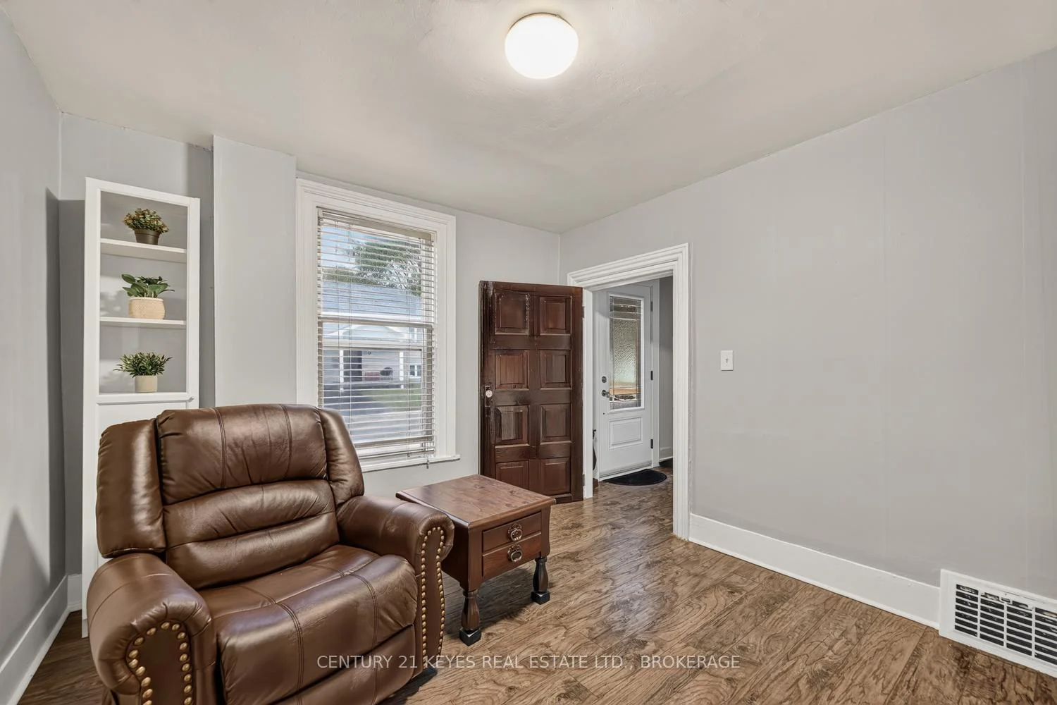 Photo 9 of 39 Amy Street, Brockville, Brockville — HOMEH