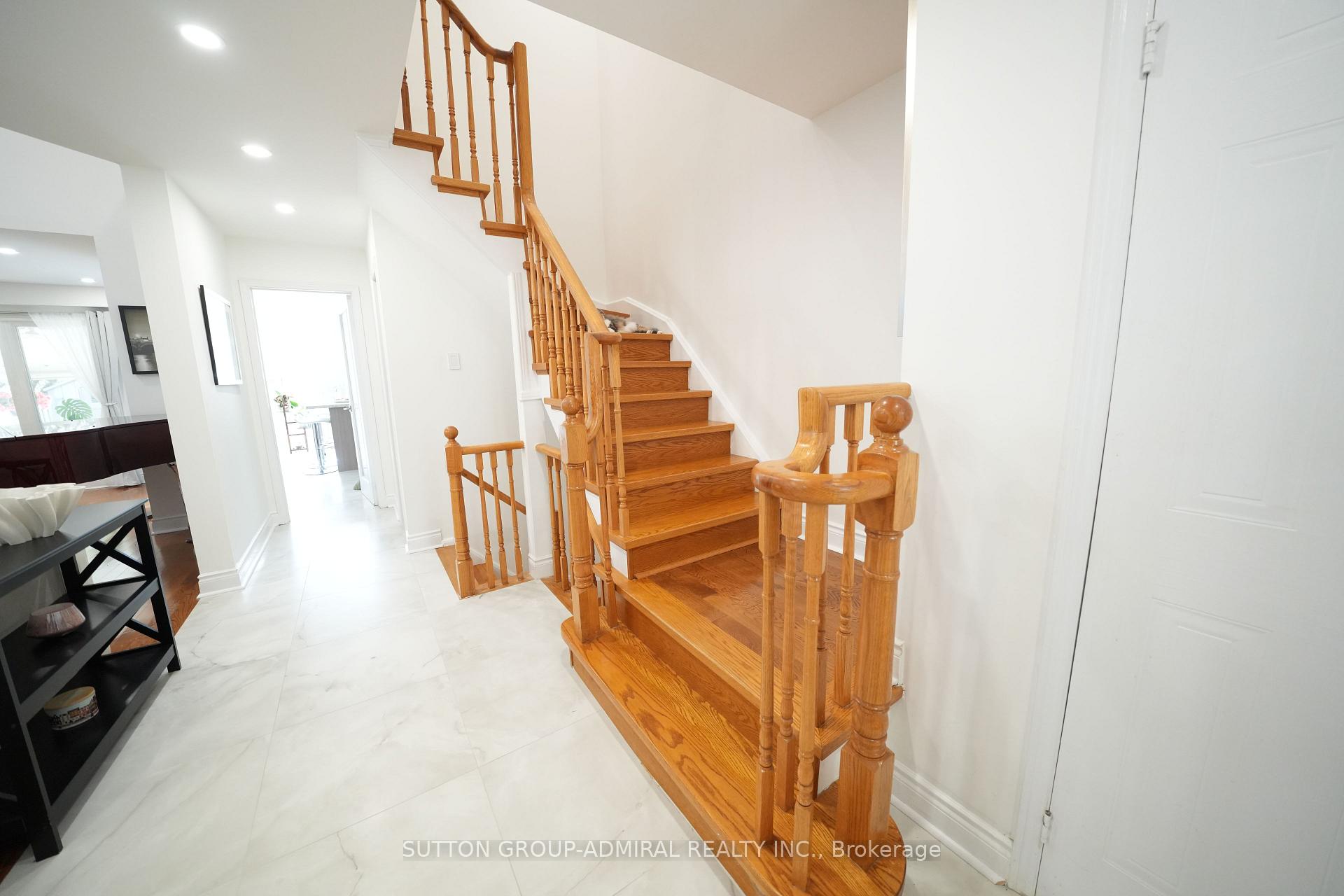Photo 8 of 33 Wilderness Drive, Scarborough, Milliken — HOMEH