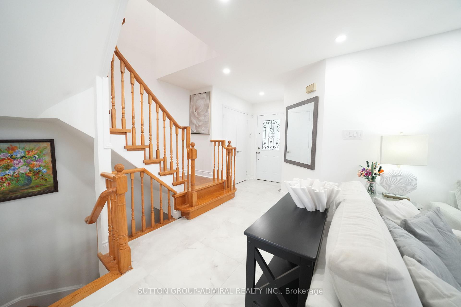 Photo 10 of 33 Wilderness Drive, Scarborough, Milliken — HOMEH