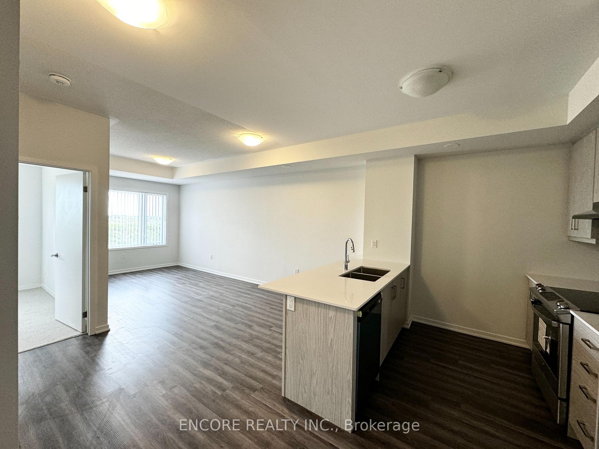 Photo 4 of Unit 286, 140 Honeycrisp Crescent, Vaughan, Vaughan Corporate Centre — HOMEH