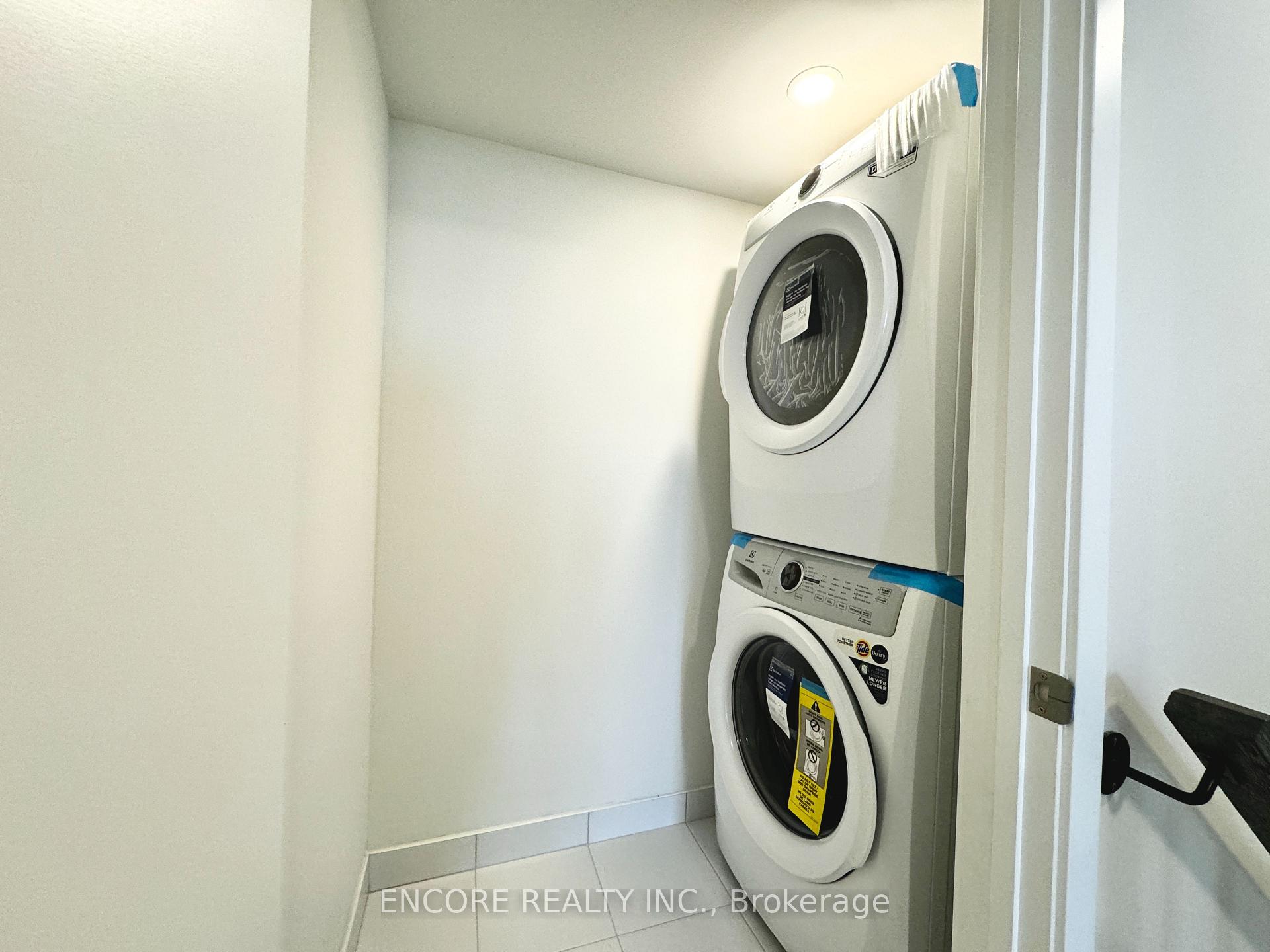 Photo 17 of Unit 286, 140 Honeycrisp Crescent, Vaughan, Vaughan Corporate Centre — HOMEH