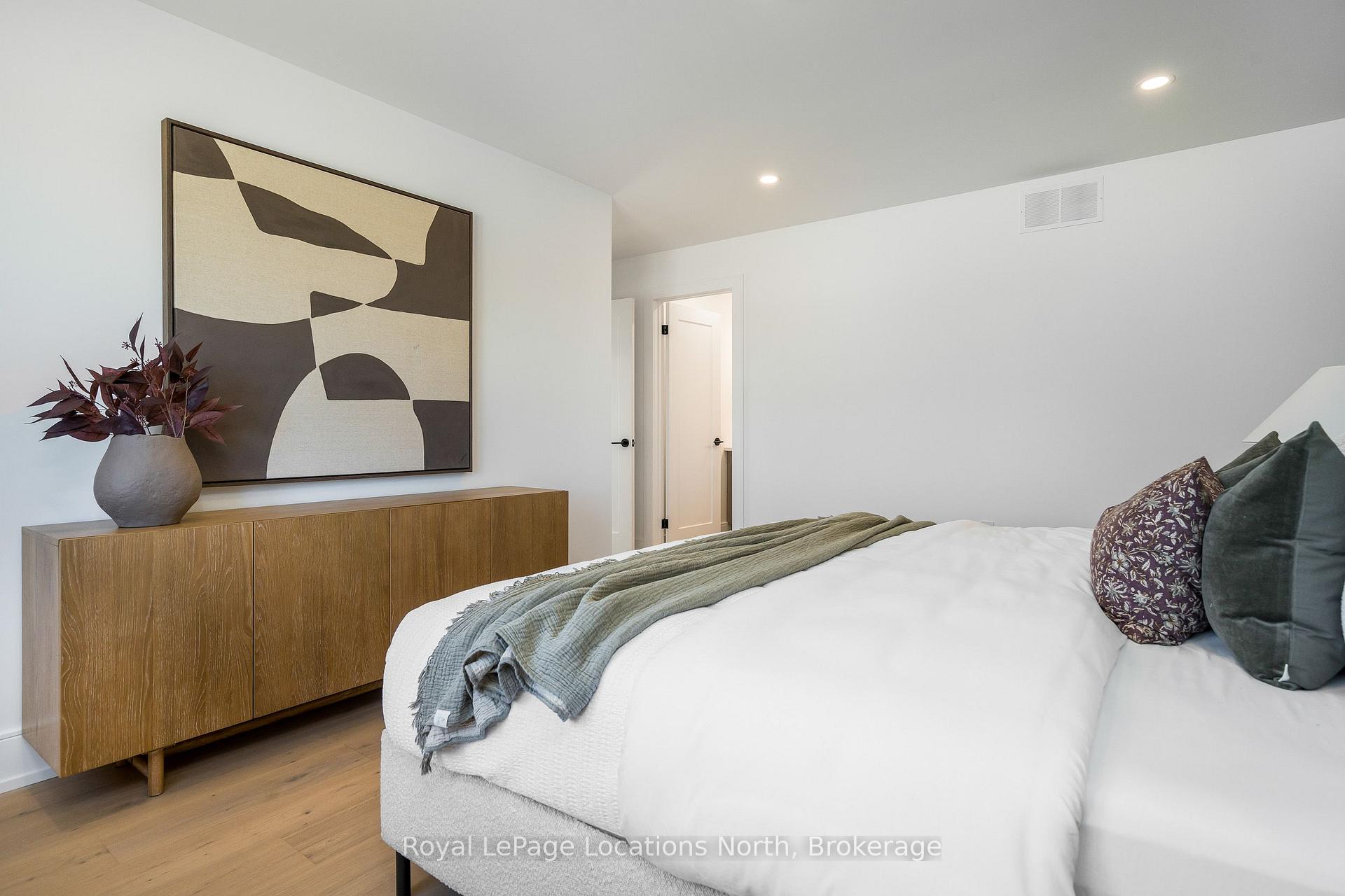 Photo 34 of 17 Swain Crescent, Collingwood — HOMEH