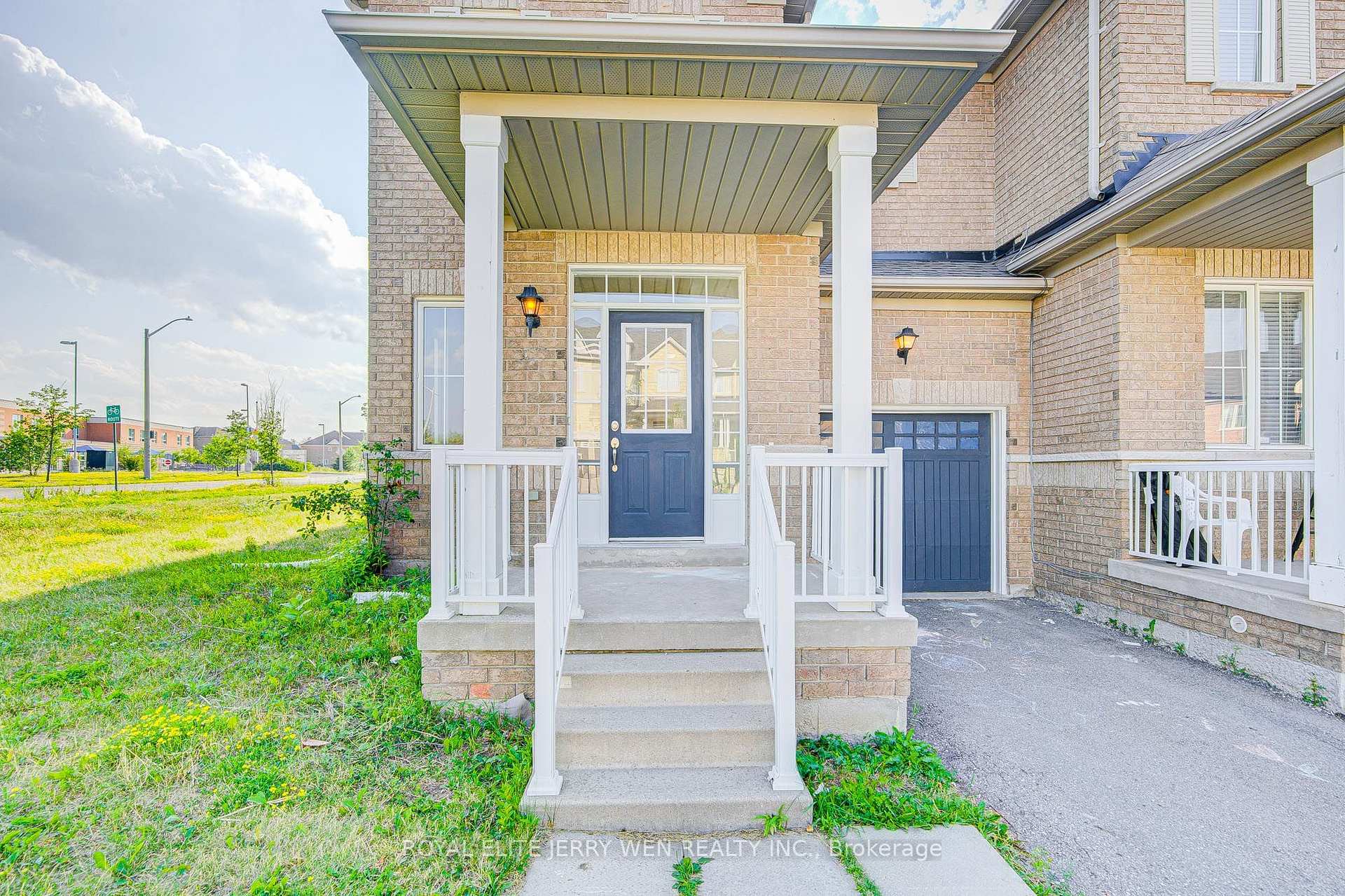Photo 2 of 159 Lebovic Drive, Richmond Hill, Oak Ridges Lake Wilcox — HOMEH