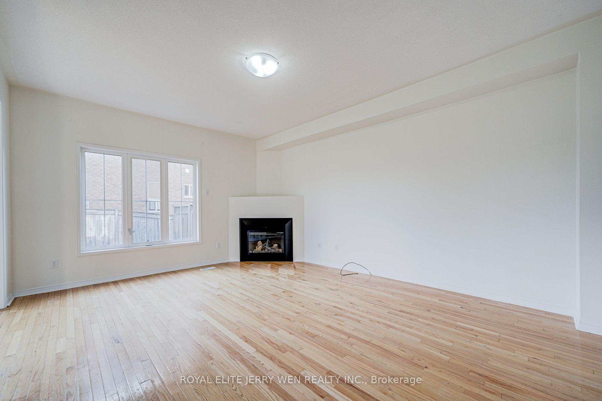 Photo 6 of 159 Lebovic Drive, Richmond Hill, Oak Ridges Lake Wilcox — HOMEH
