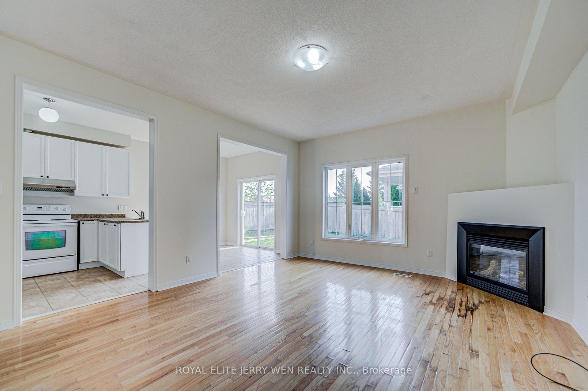 Photo 7 of 159 Lebovic Drive, Richmond Hill, Oak Ridges Lake Wilcox — HOMEH