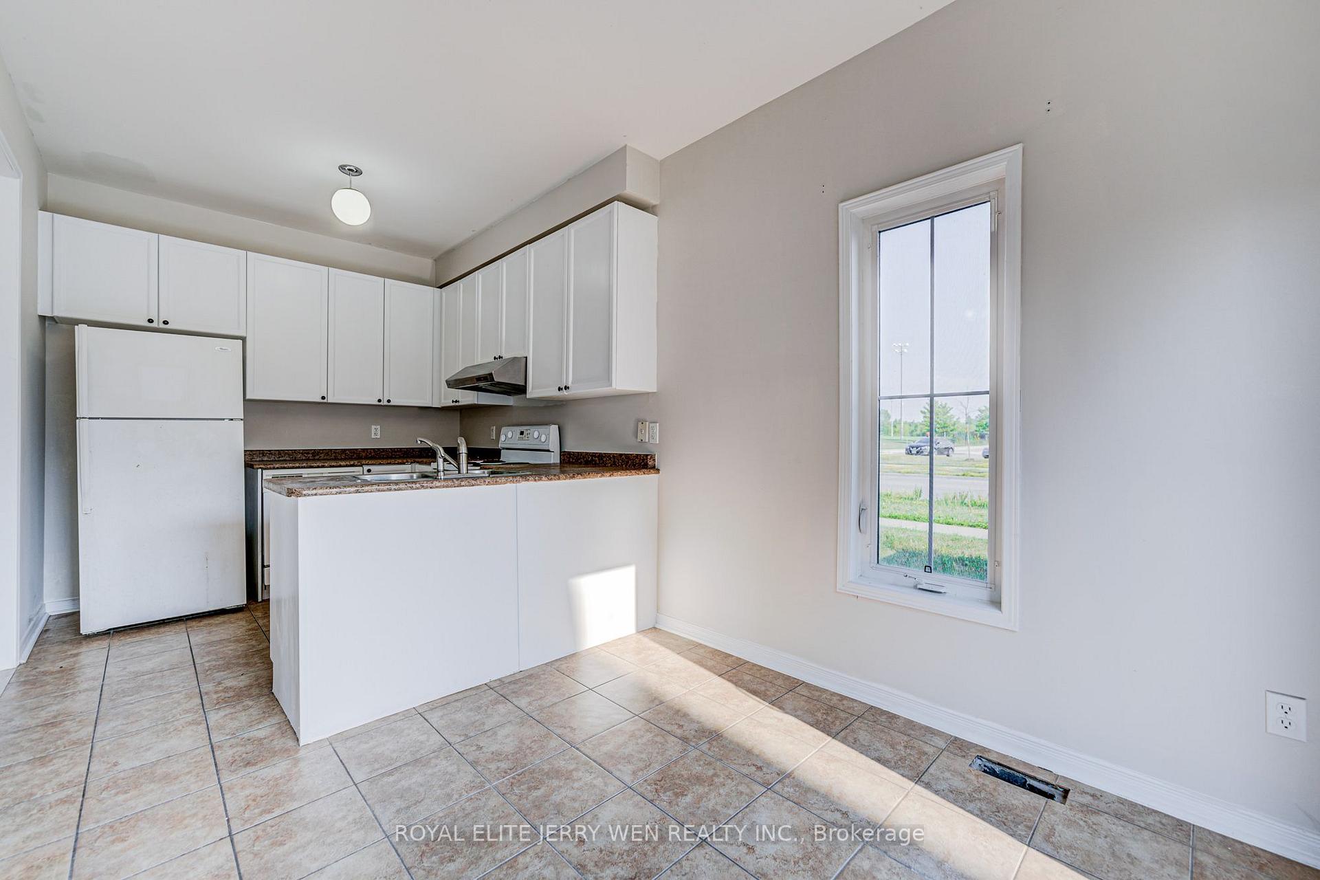 Photo 8 of 159 Lebovic Drive, Richmond Hill, Oak Ridges Lake Wilcox — HOMEH