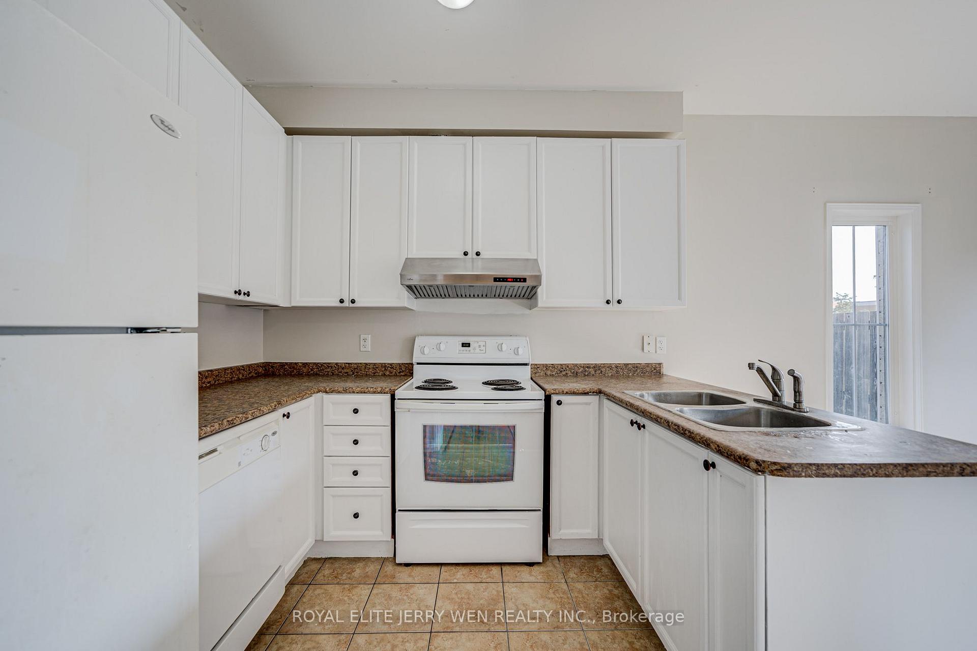 Photo 9 of 159 Lebovic Drive, Richmond Hill, Oak Ridges Lake Wilcox — HOMEH