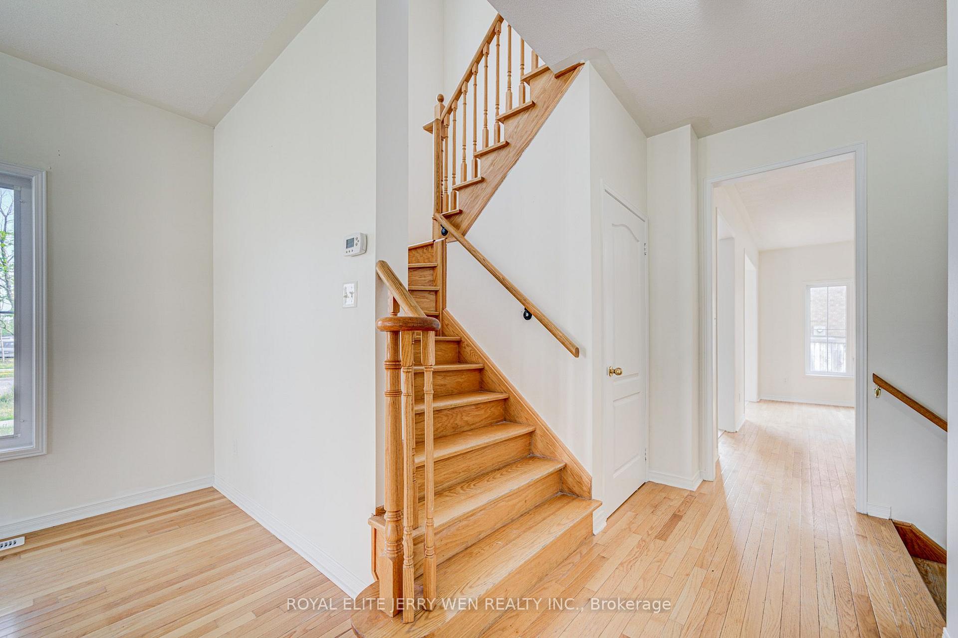 Photo 11 of 159 Lebovic Drive, Richmond Hill, Oak Ridges Lake Wilcox — HOMEH