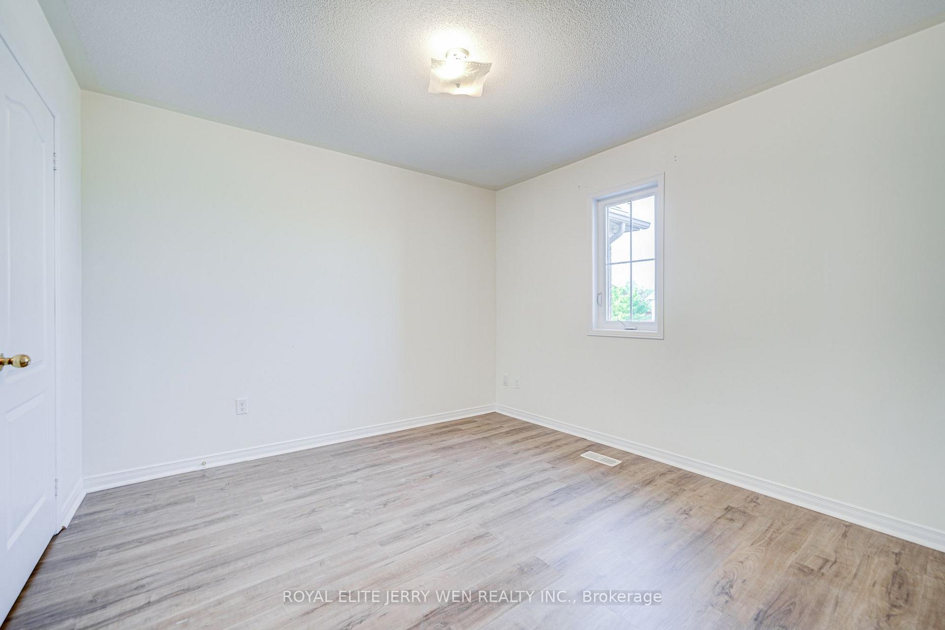 Photo 14 of 159 Lebovic Drive, Richmond Hill, Oak Ridges Lake Wilcox — HOMEH