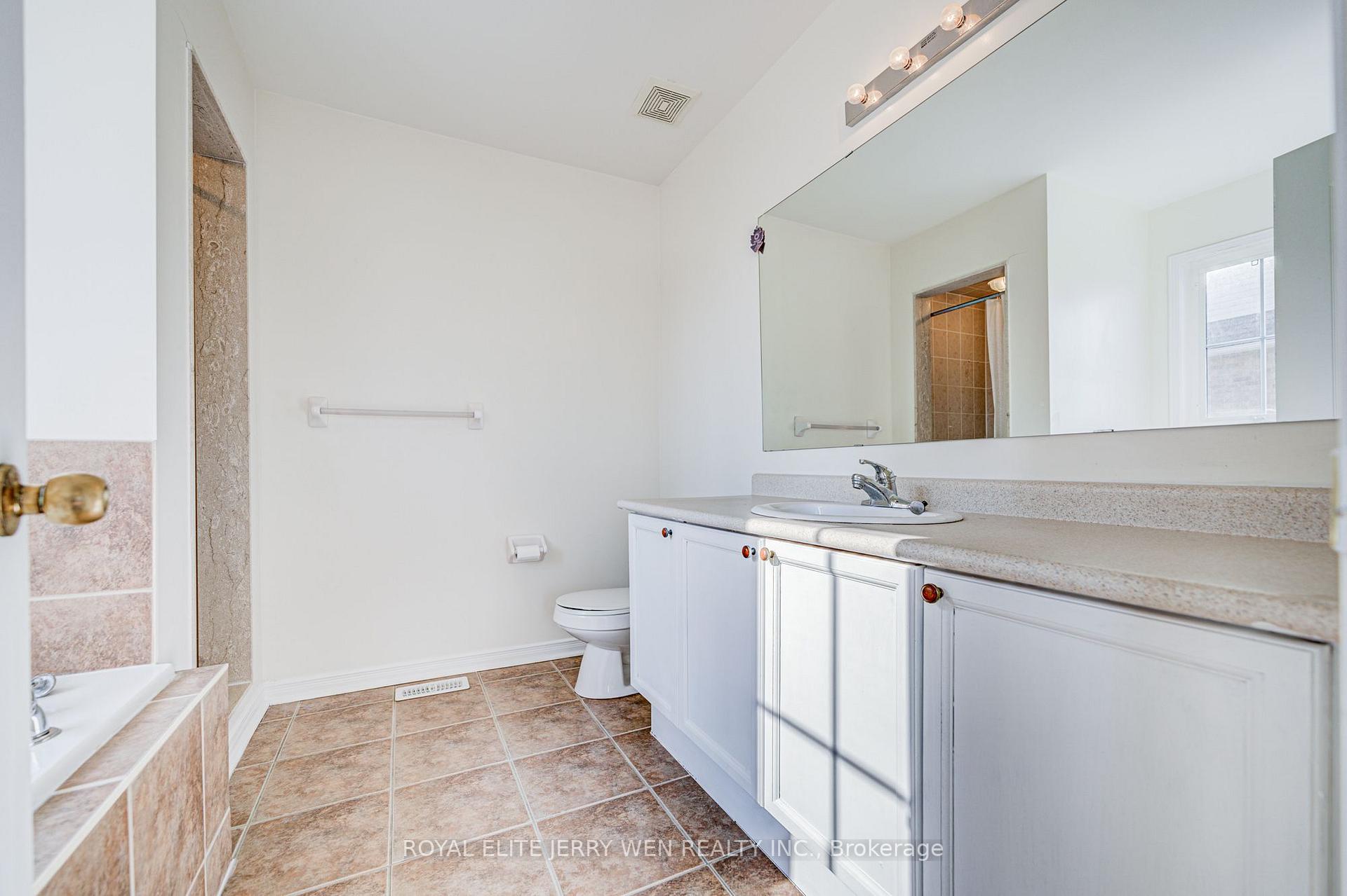Photo 19 of 159 Lebovic Drive, Richmond Hill, Oak Ridges Lake Wilcox — HOMEH