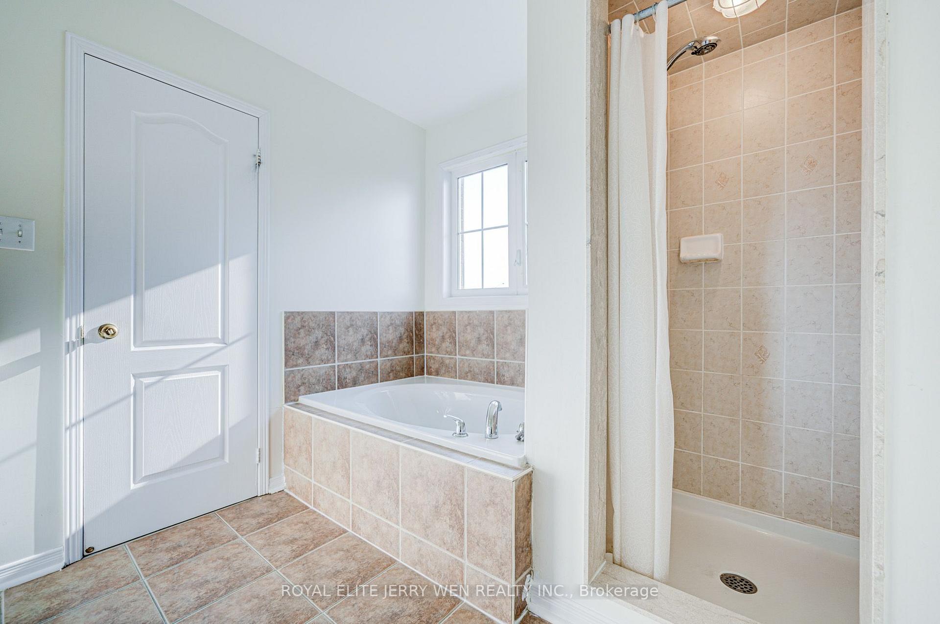 Photo 20 of 159 Lebovic Drive, Richmond Hill, Oak Ridges Lake Wilcox — HOMEH