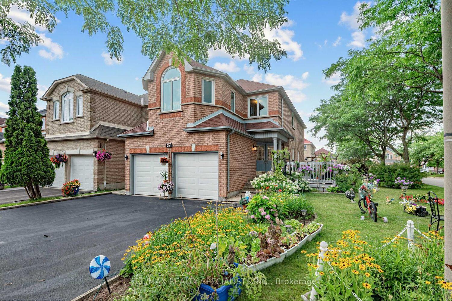 Photo 2 of 42 Stanley Lane, Markham, Middlefield — HOMEH