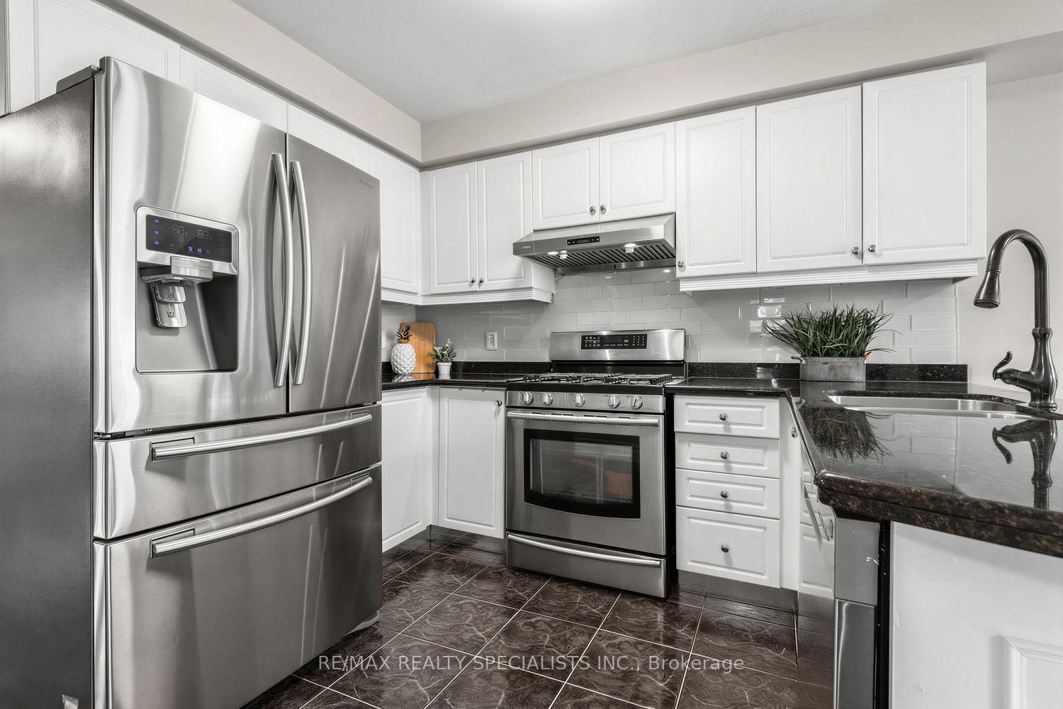 Photo 7 of 42 Stanley Lane, Markham, Middlefield — HOMEH
