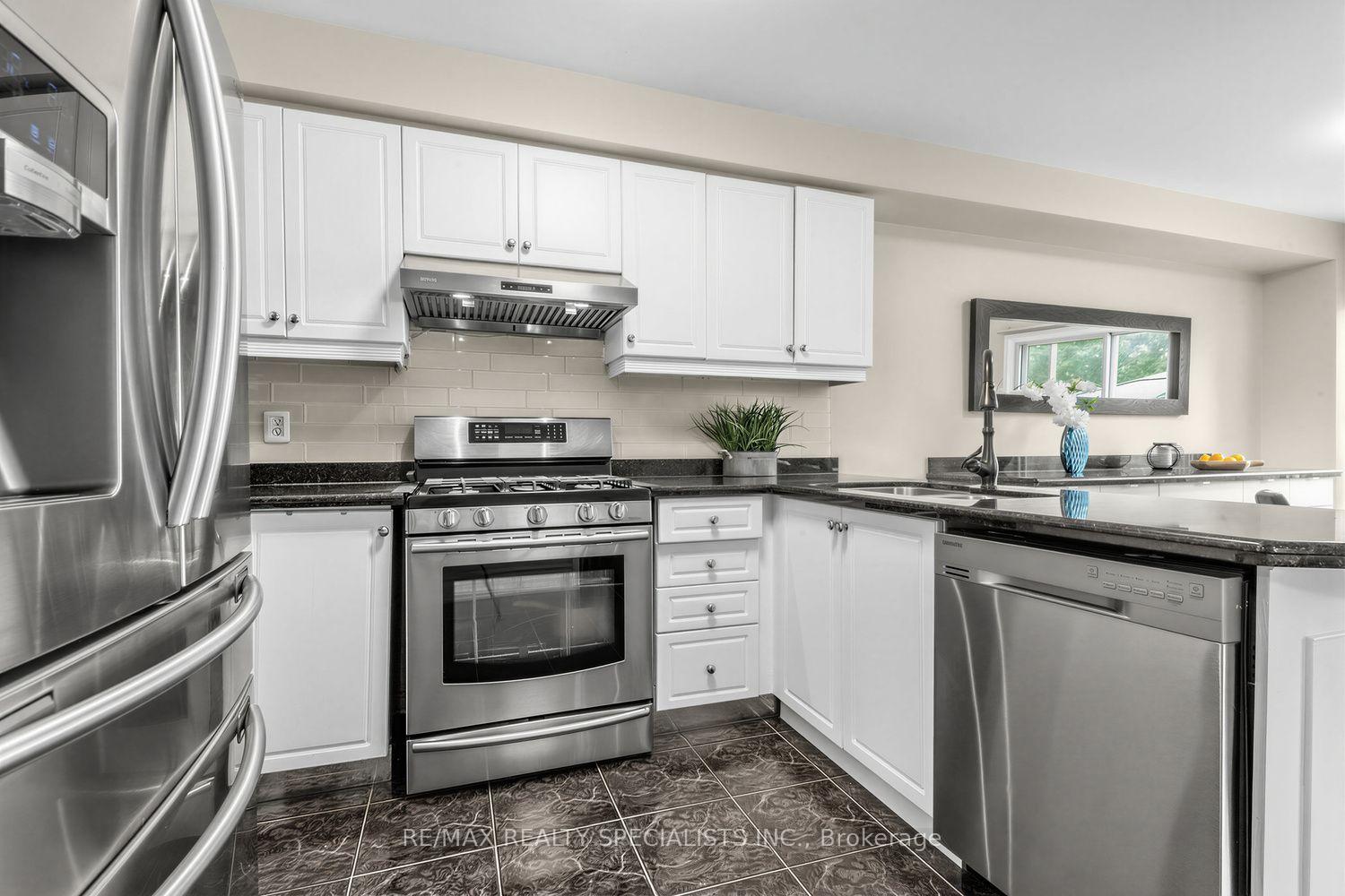 Photo 8 of 42 Stanley Lane, Markham, Middlefield — HOMEH